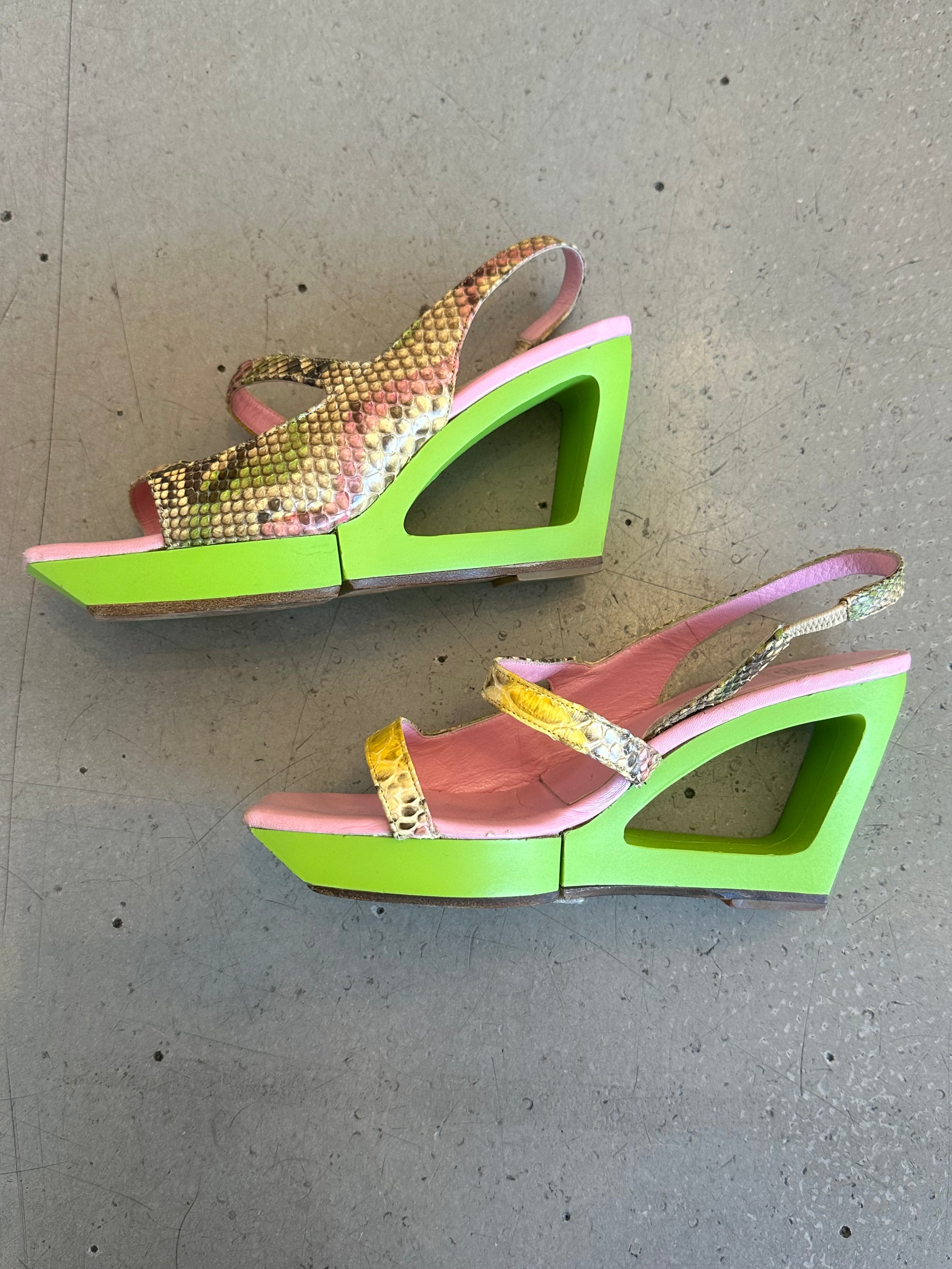 SS1999 SNAKESKIN GREEN CUTOUT WEDGE HEELS