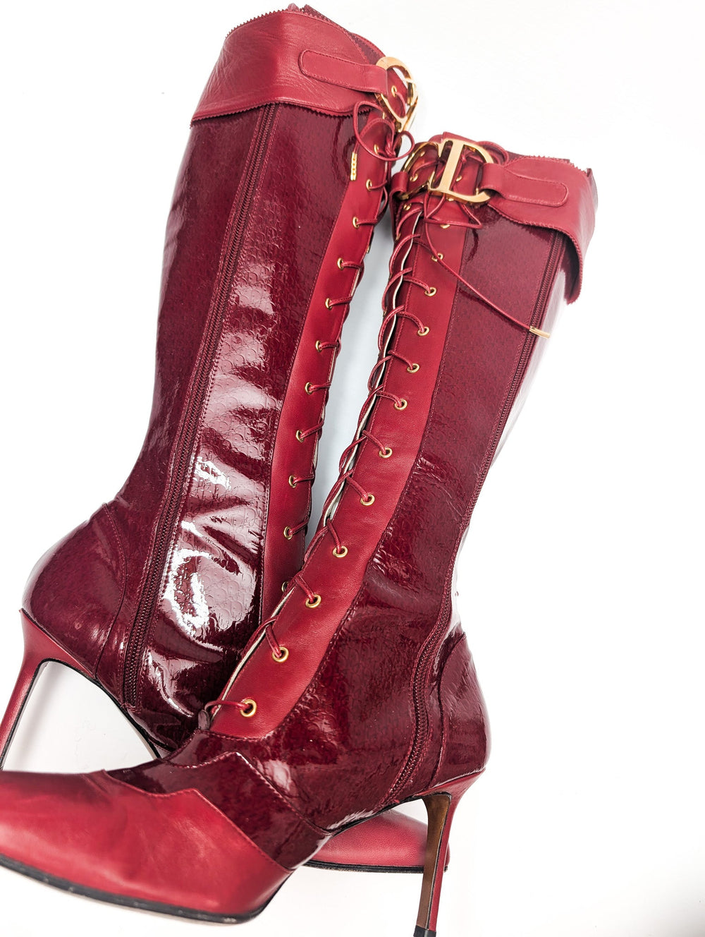 FW00 MONOGRAM PATENT LEATHER BUCKLE BOOTS @FAR