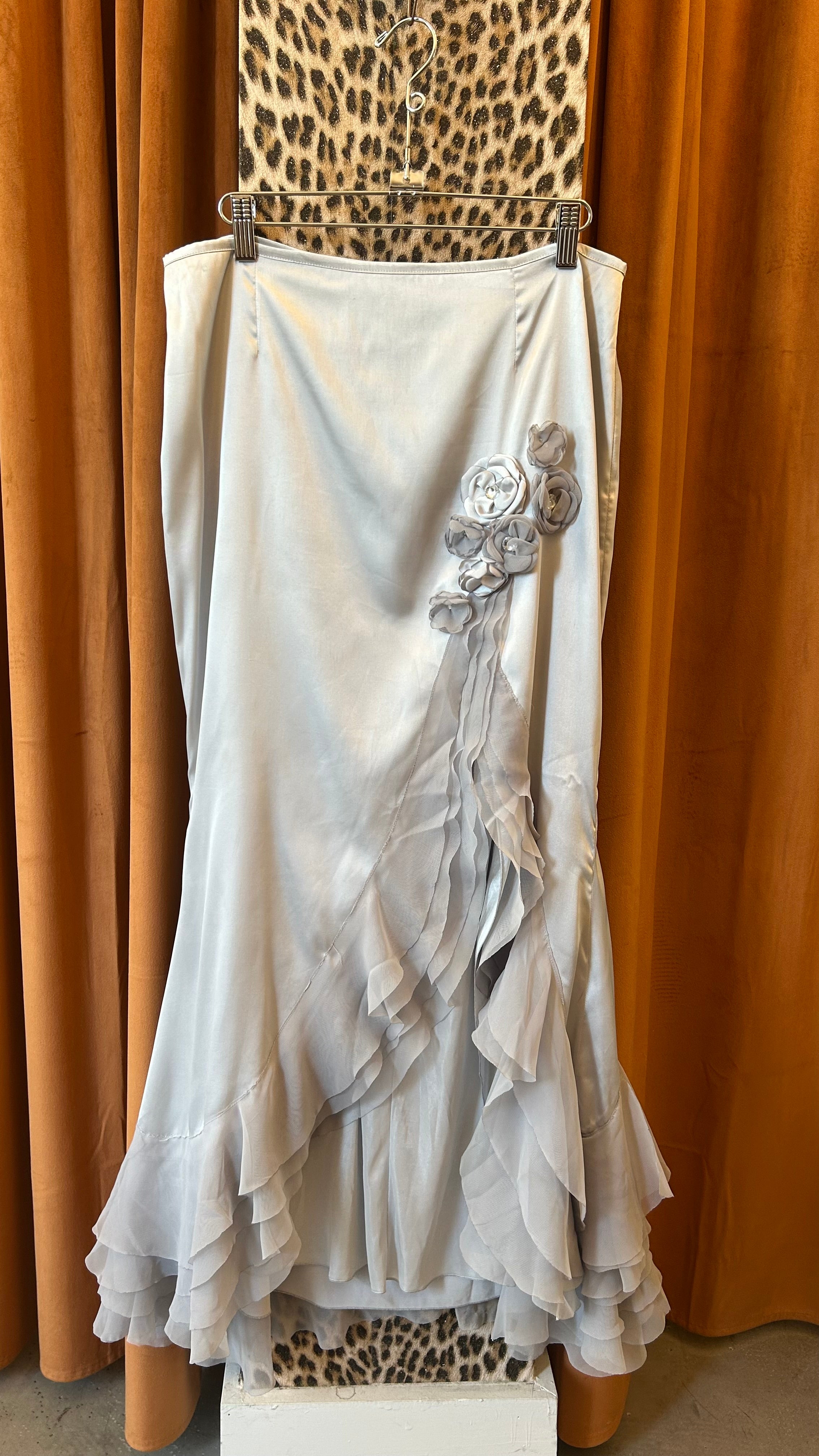 90/00s SILVER GREY FLORAL RUFFLED MAX SKIRT