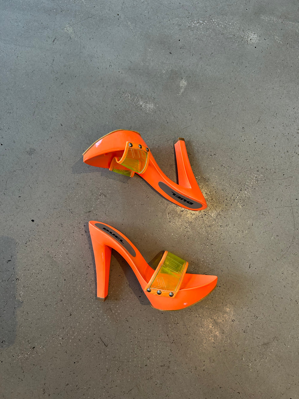 DUEL NEON ORANGE PLASTIC STRAP HEELS