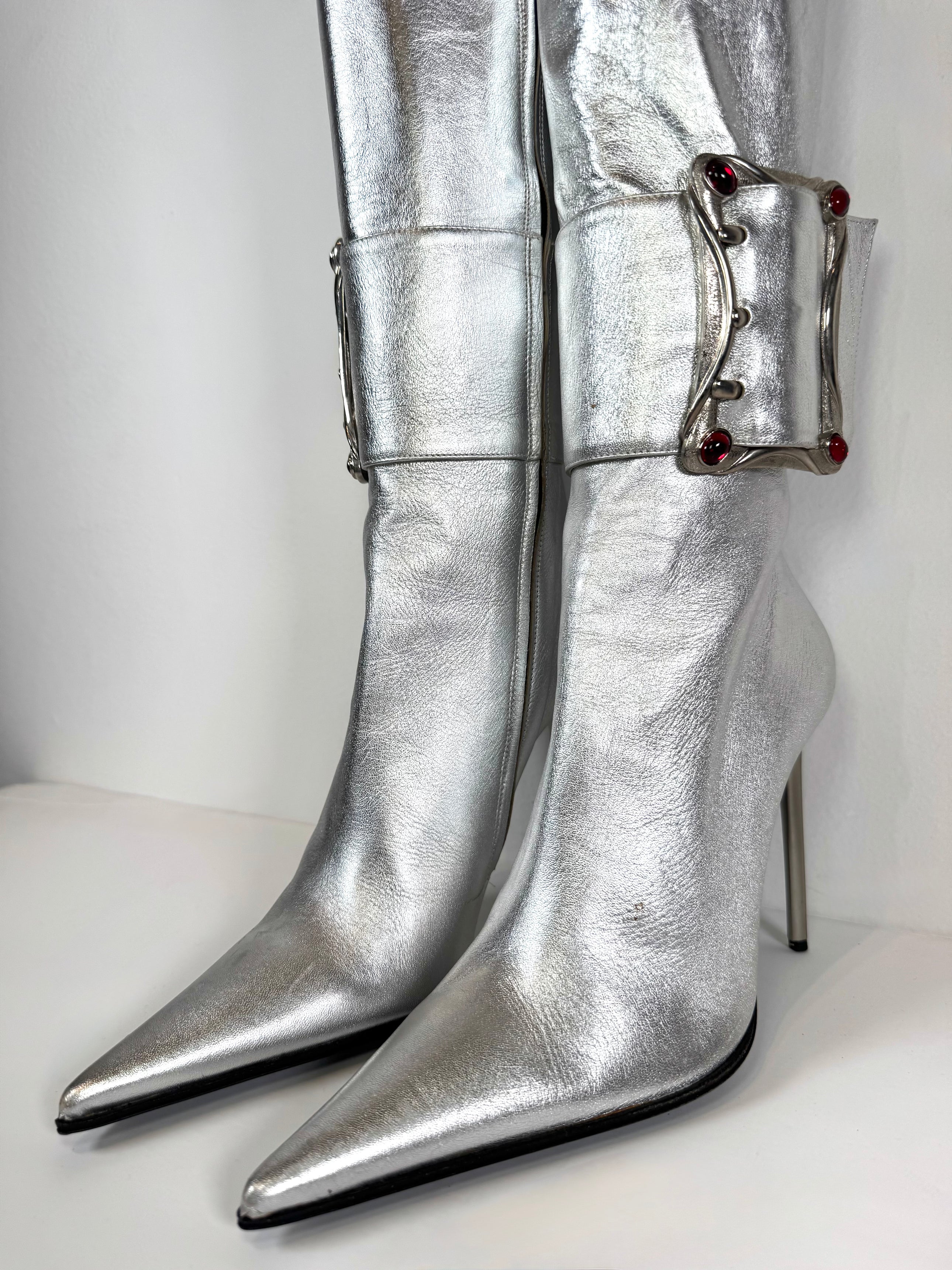 METALLIC LEATHER BUCKLE HEELS