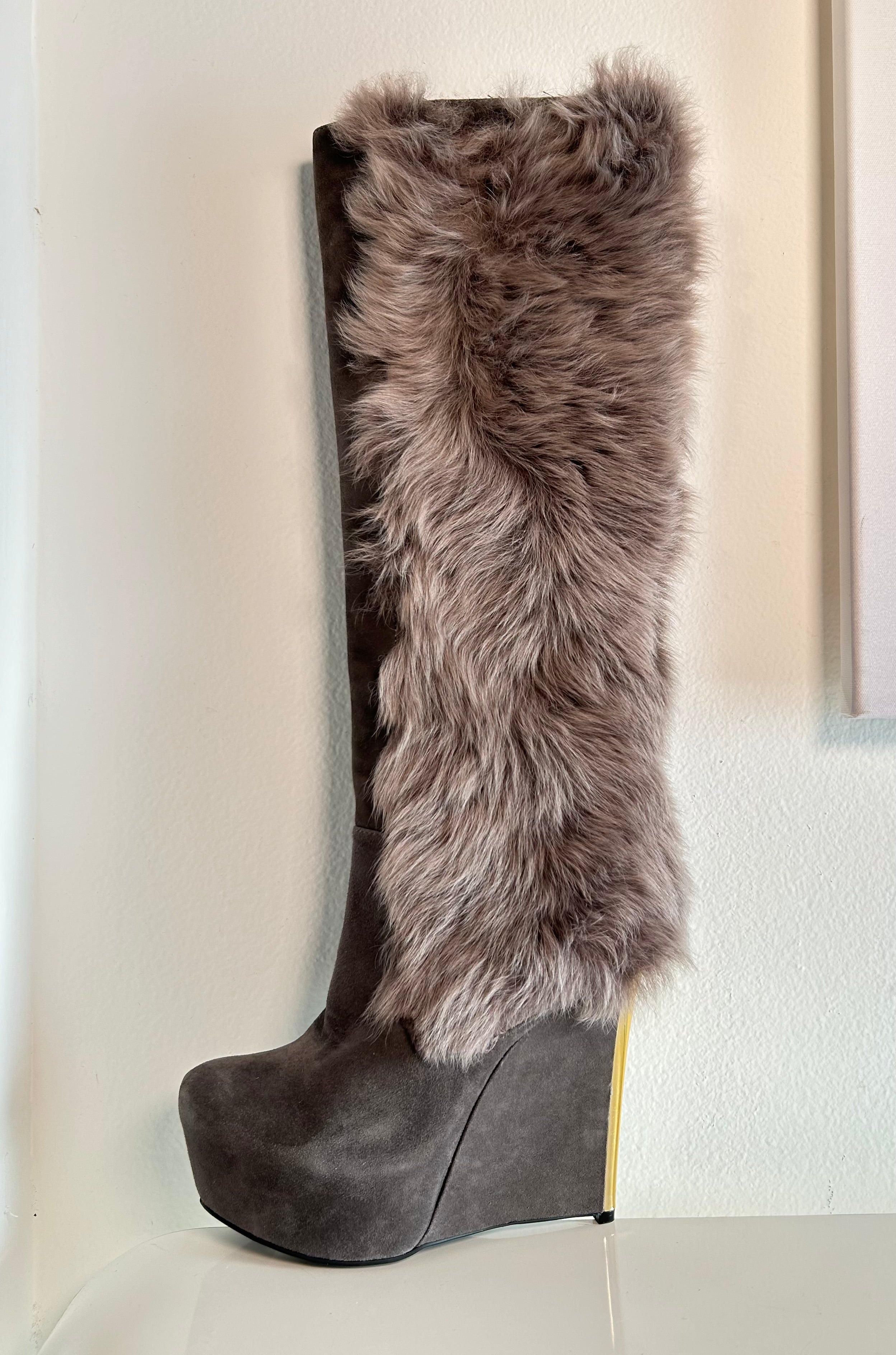 FAUX FUR GREY BOOTS