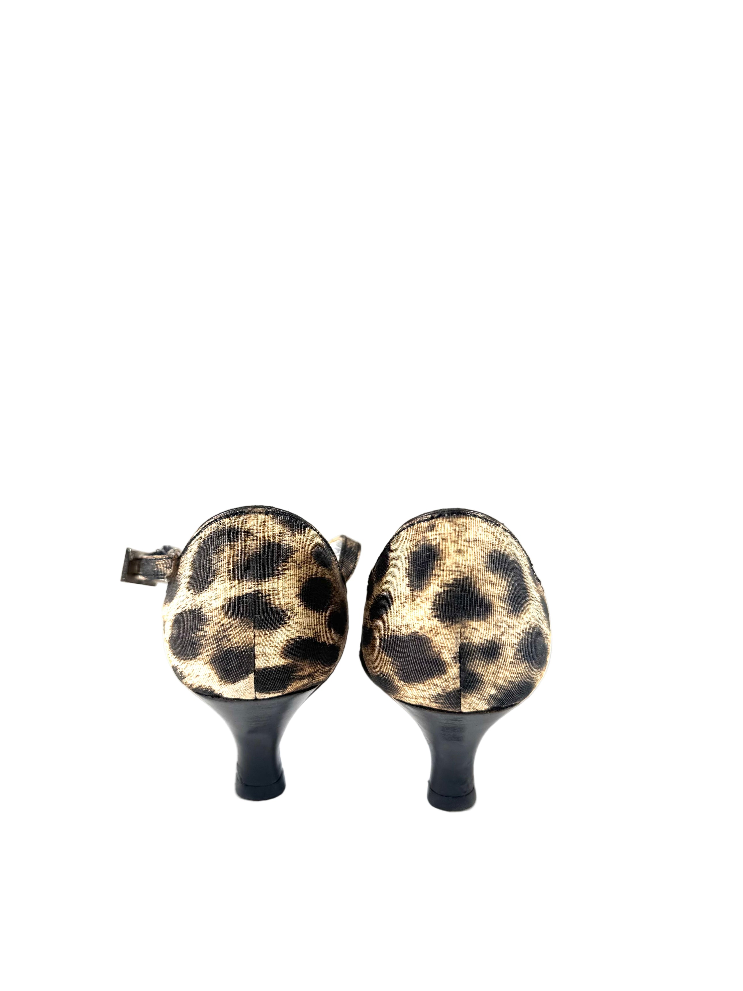 2000S CLOSE TOE CHEETAH PRINT KITTEN HEELS