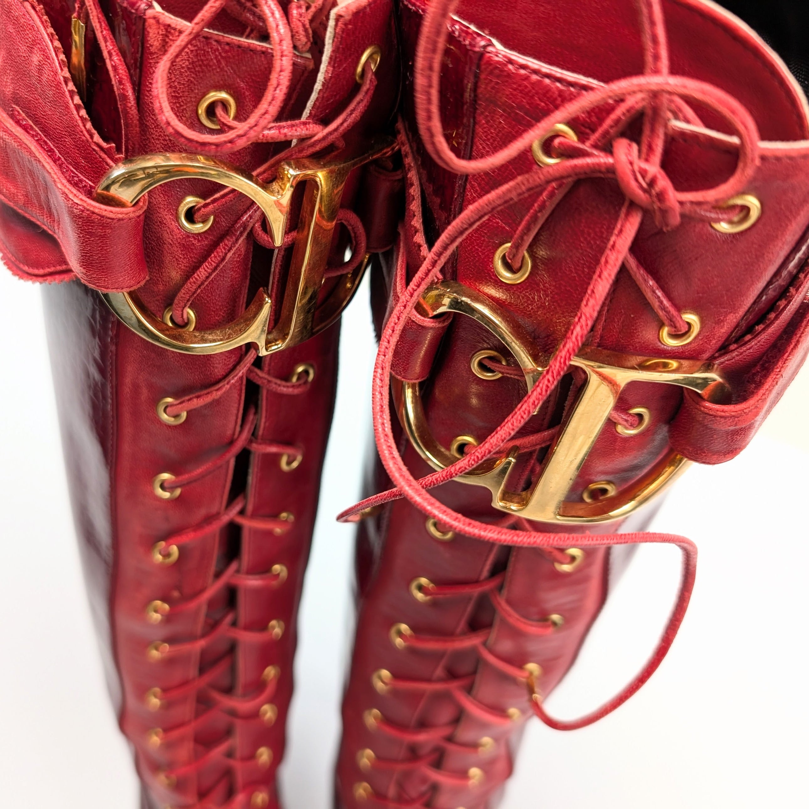 FW00 MONOGRAM PATENT LEATHER BUCKLE BOOTS @FAR