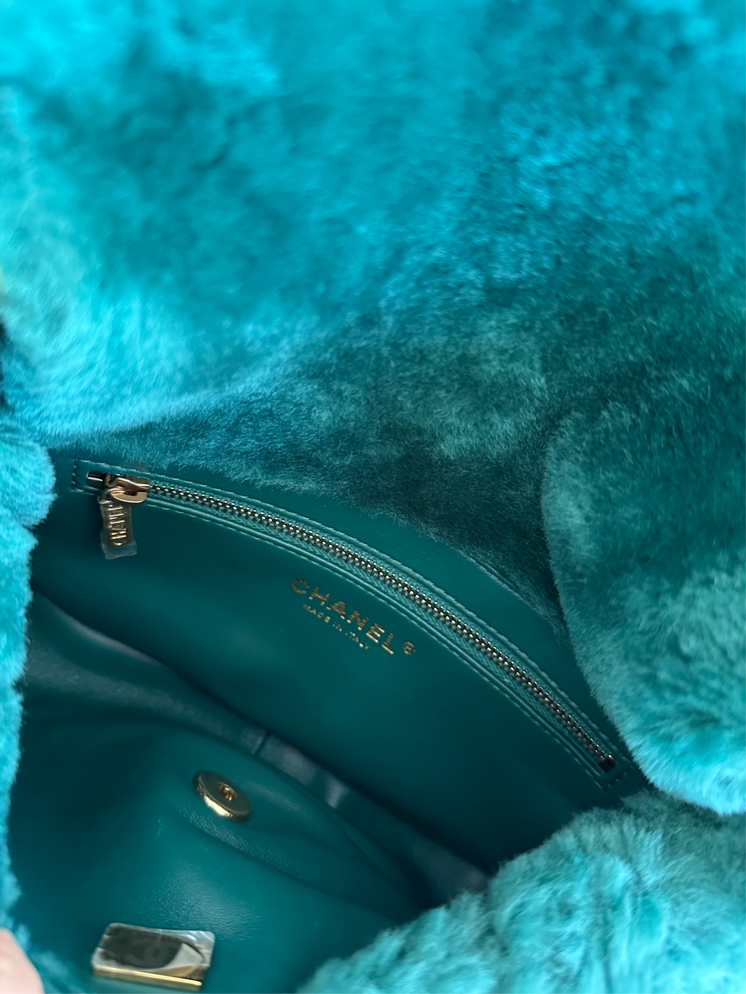 GREEN SHEARLING QUILTED CROSSBODY BAG