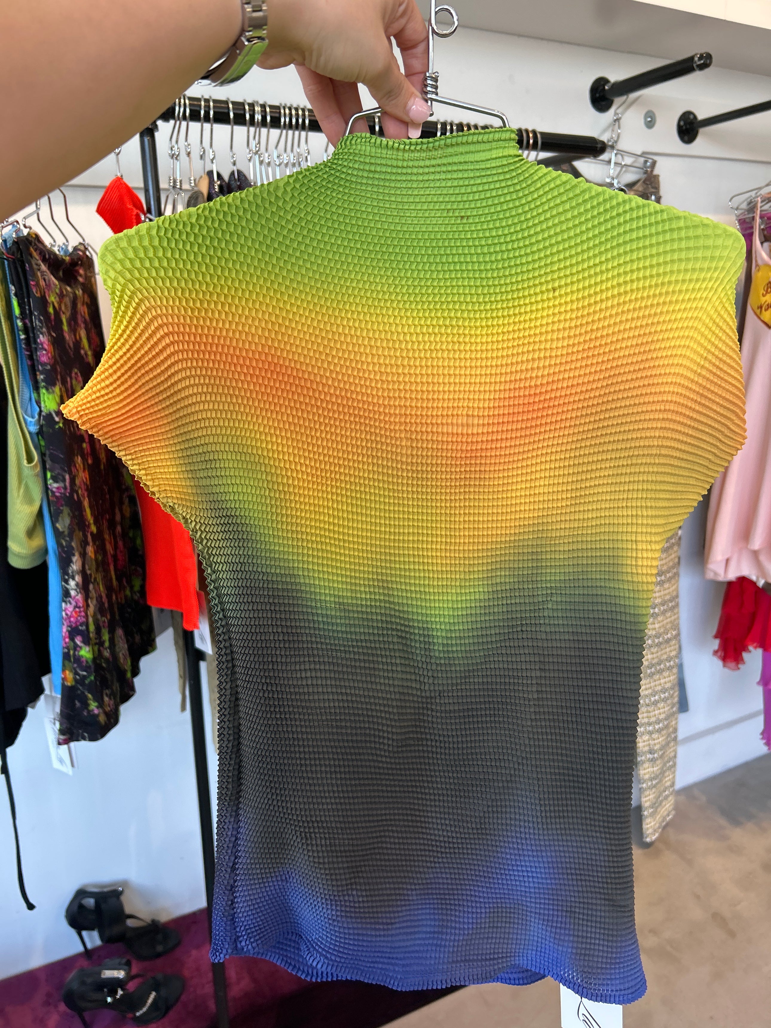 TIEDYE MUTLICOLOR CRINKLE PLEATED MOCK NECK TOP (AS IS)