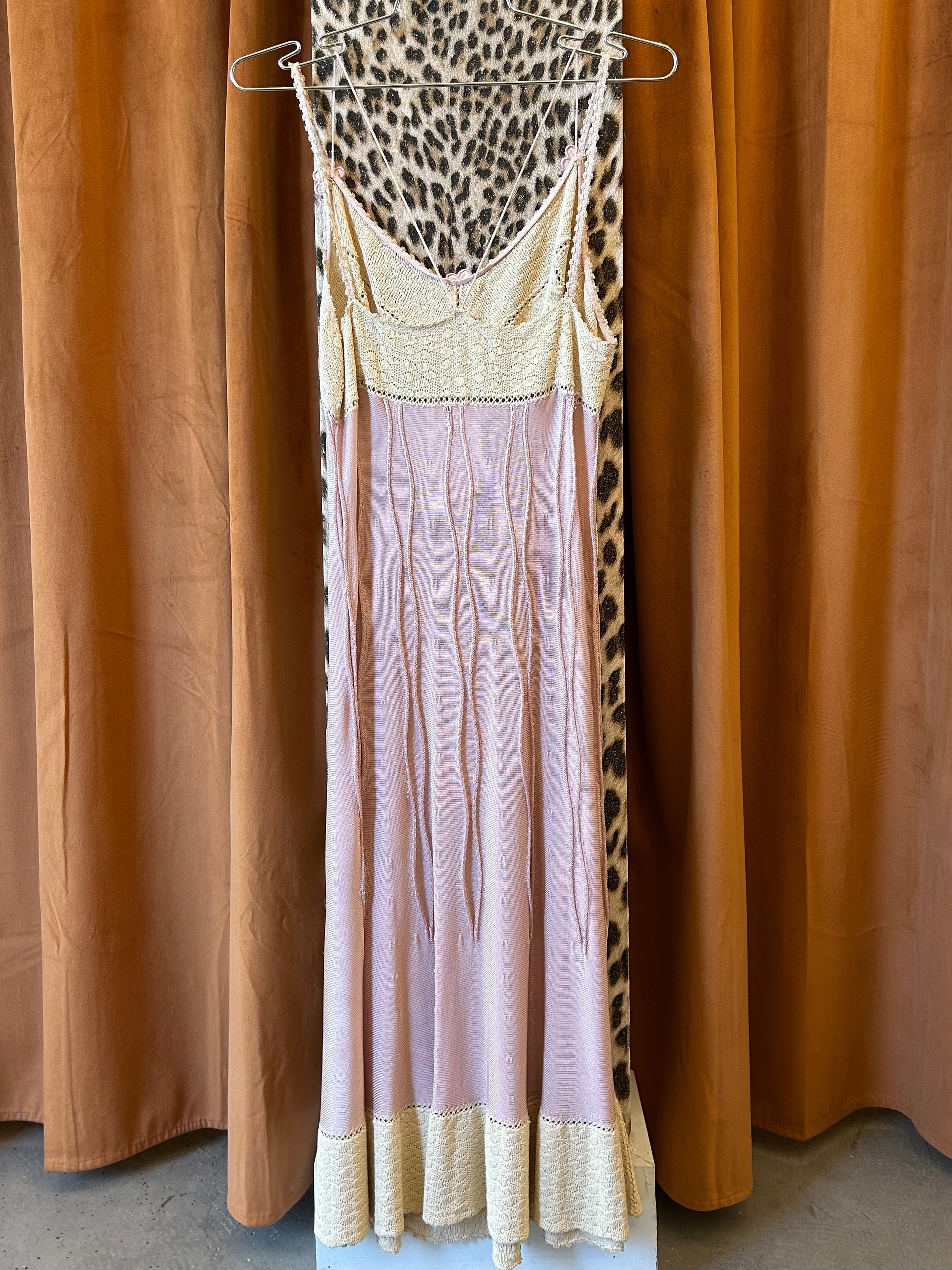 SS05 PINK/CREAM KNIT MIDI DRESS W FLOWER APPLIQUE