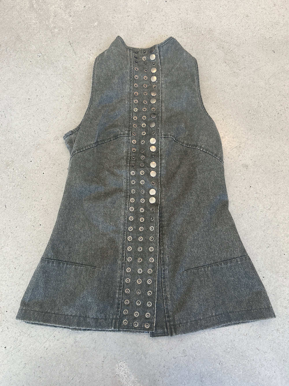 BRUTALIST VEST