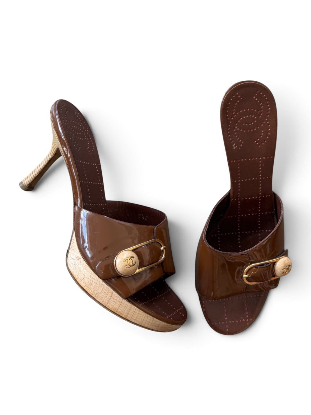 2003 BROWN PATENT WOODEN CLOGS WITH CC BUCKLE @SAMT
