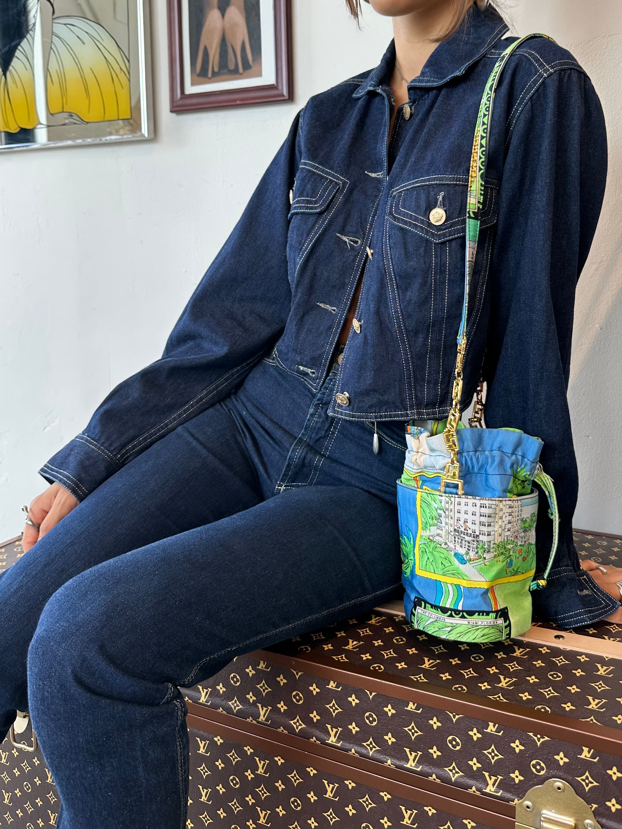 SS1993 MIAMI BUCKET BAG W GOLD HARDWARE @JCCG
