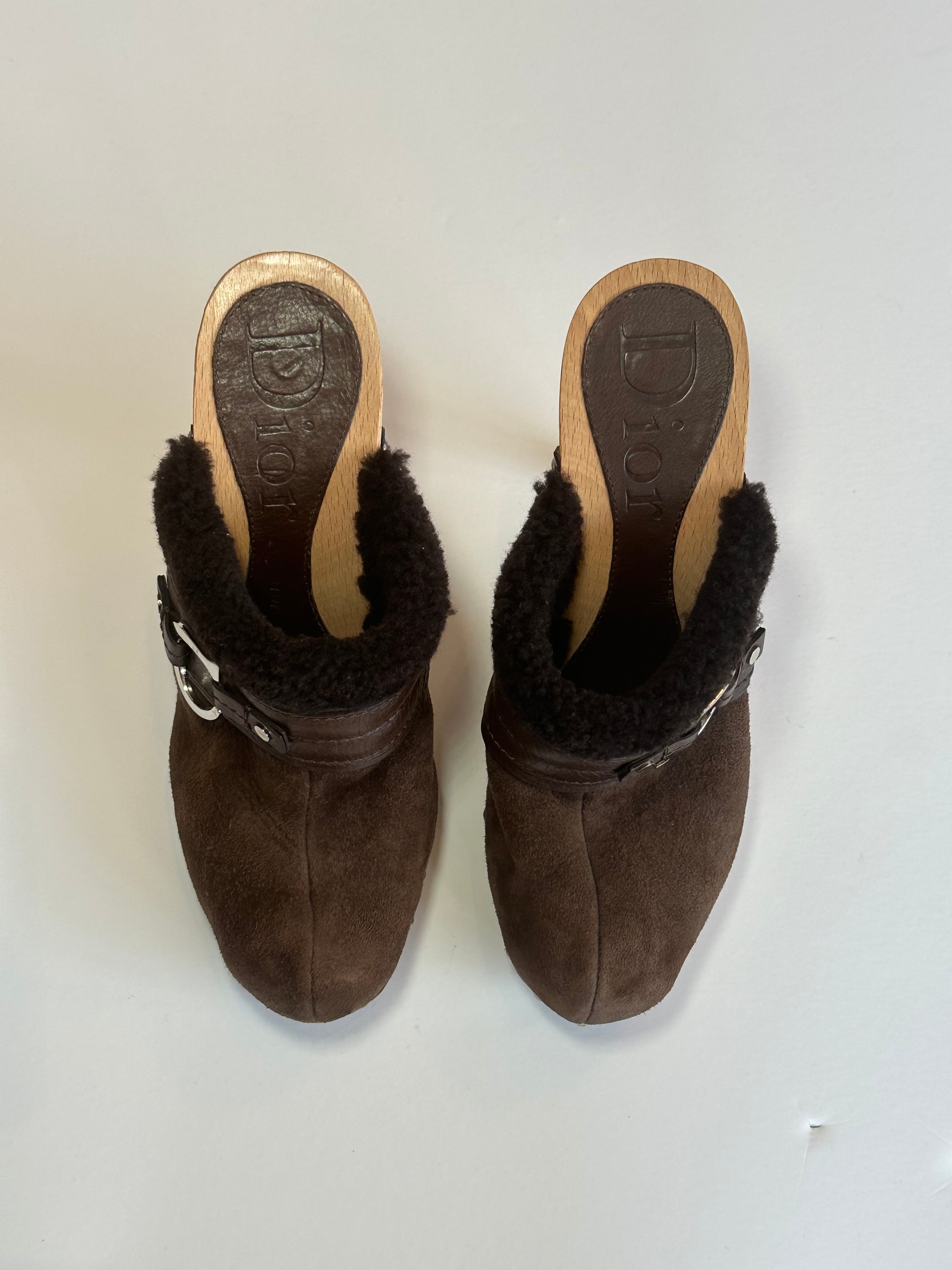 BROWN SHEARLING MULES