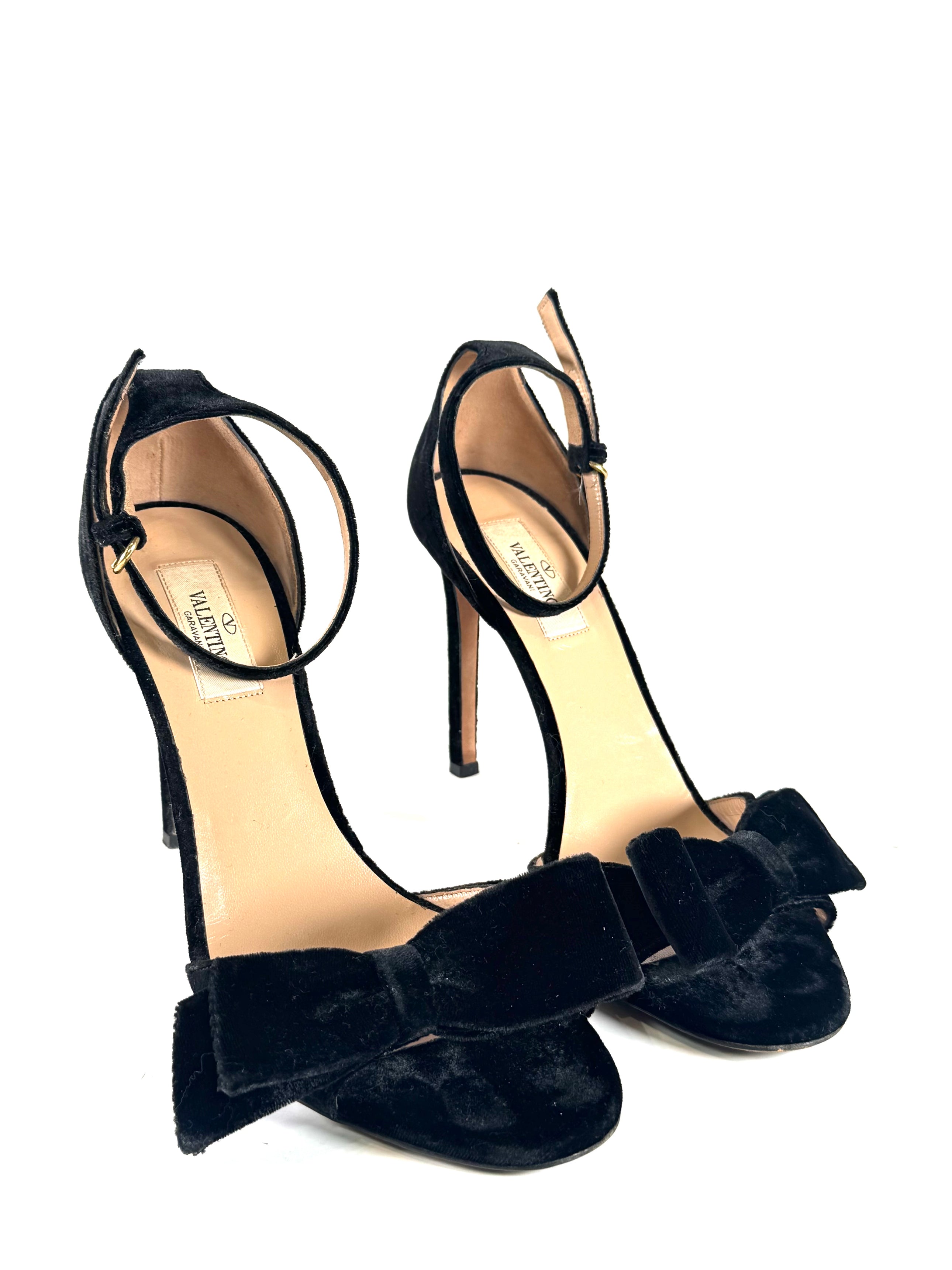 BLACK VELVET BOW HEELS @SIDRAP