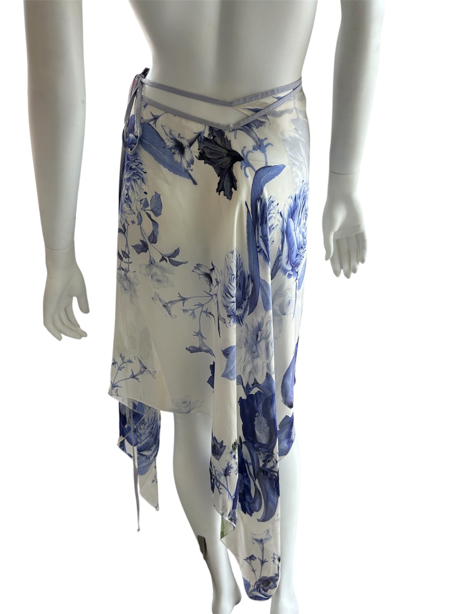 2005 WHITE/BLUE BOTANICAL PRINTED WRAP SKIRT