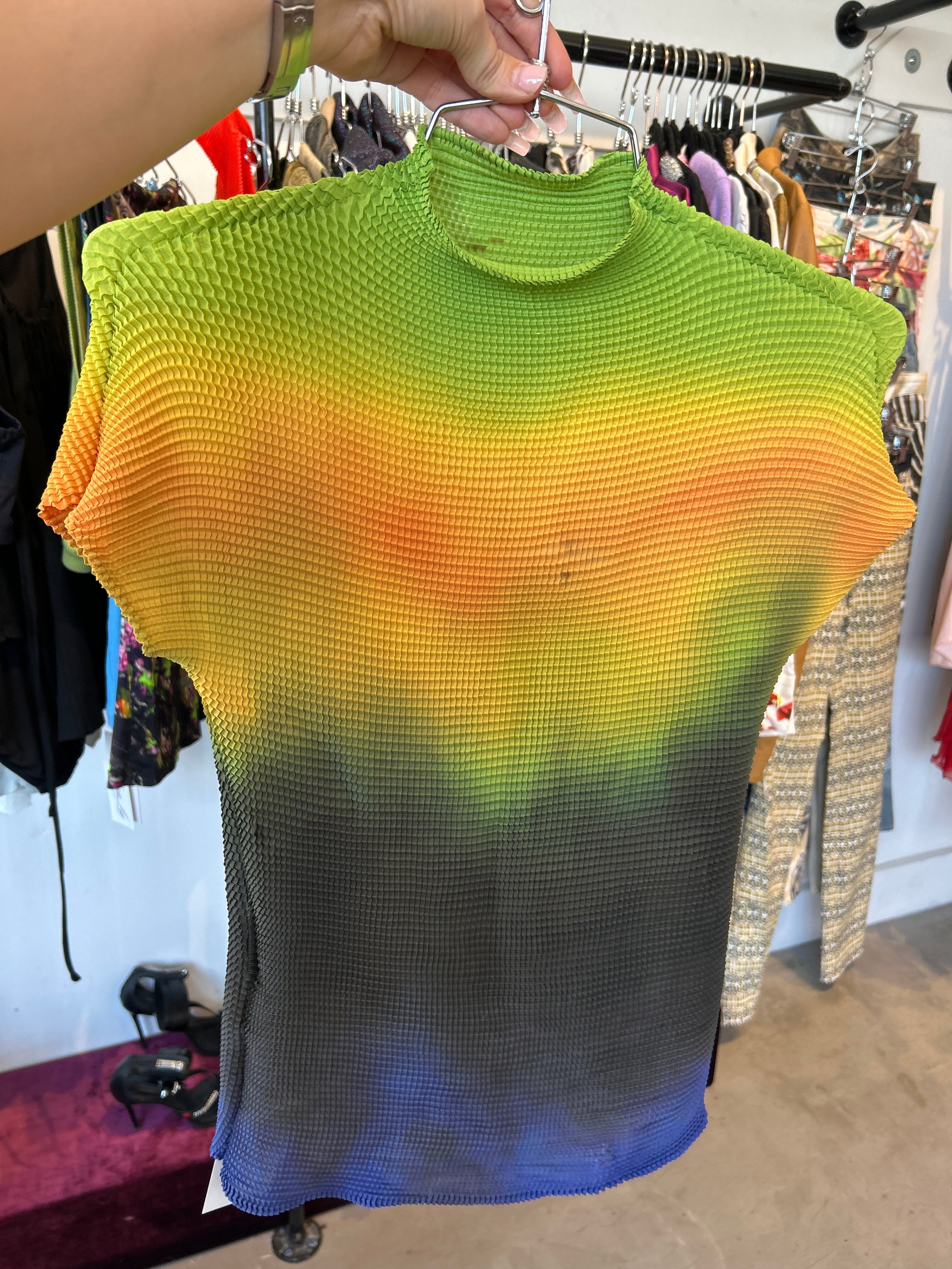 TIEDYE MUTLICOLOR CRINKLE PLEATED MOCK NECK TOP (AS IS)