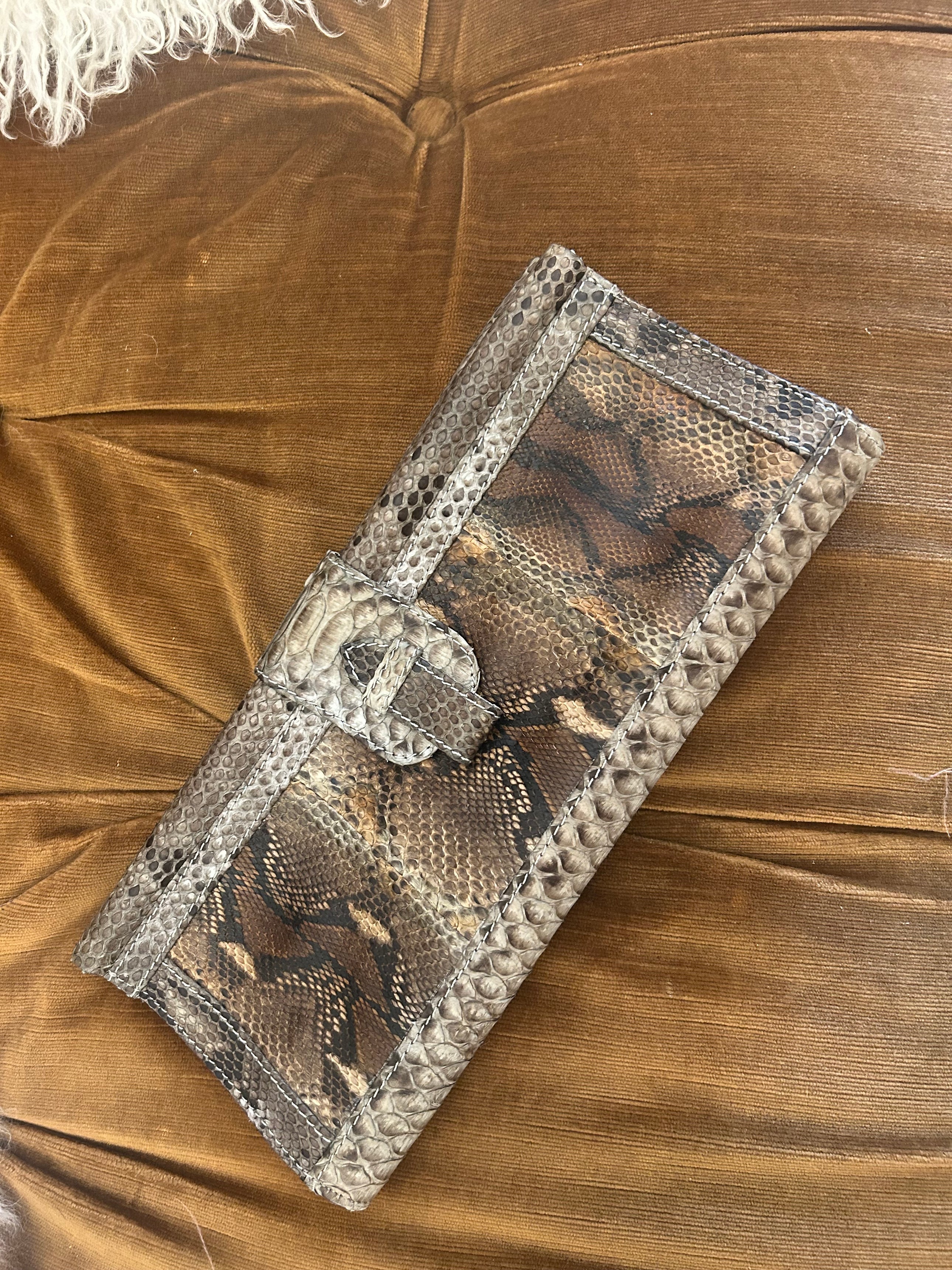 SNAKESKIN BEIGE & BROWN CLUTCH @MCC