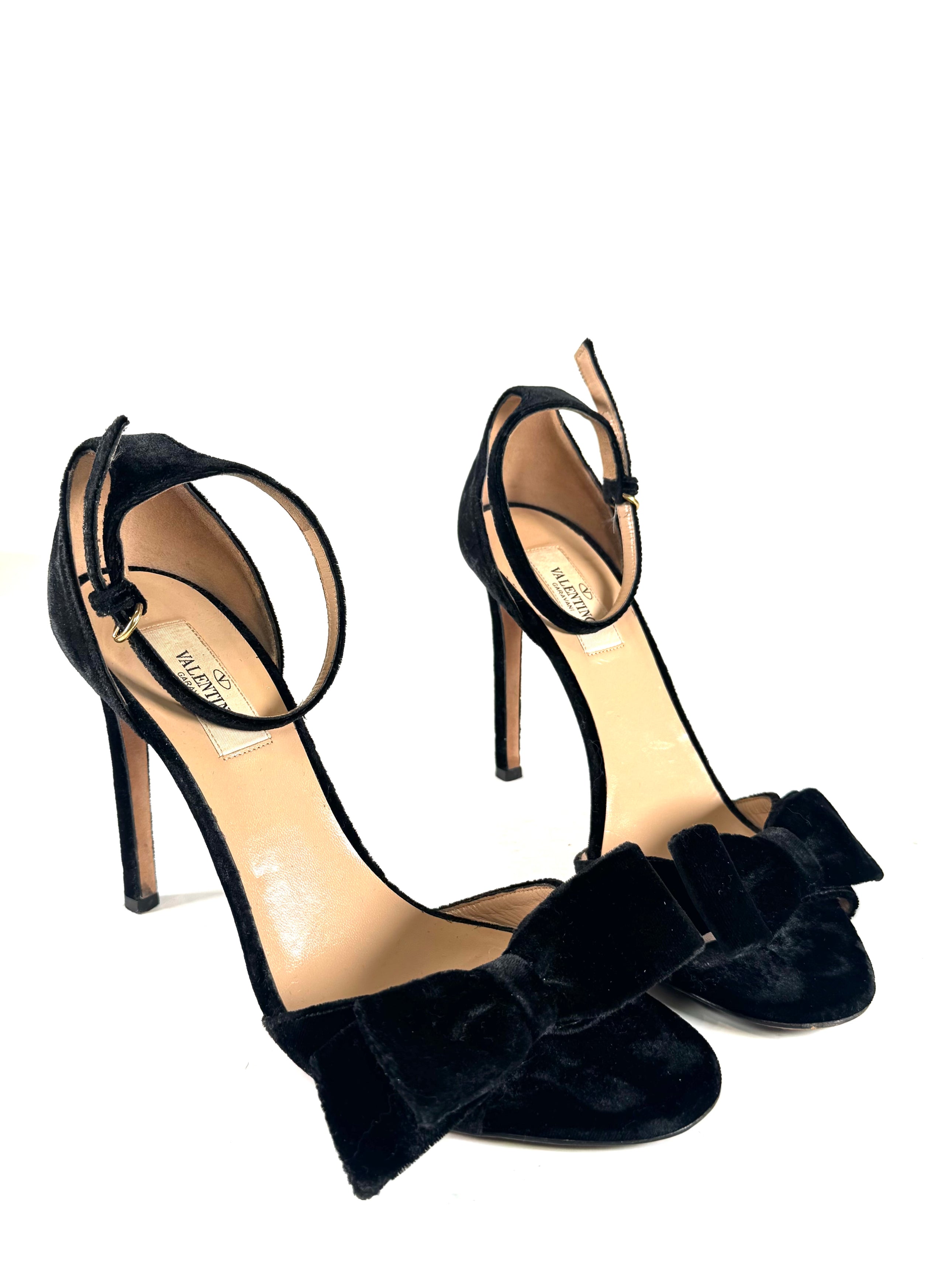 BLACK VELVET BOW HEELS @SIDRAP