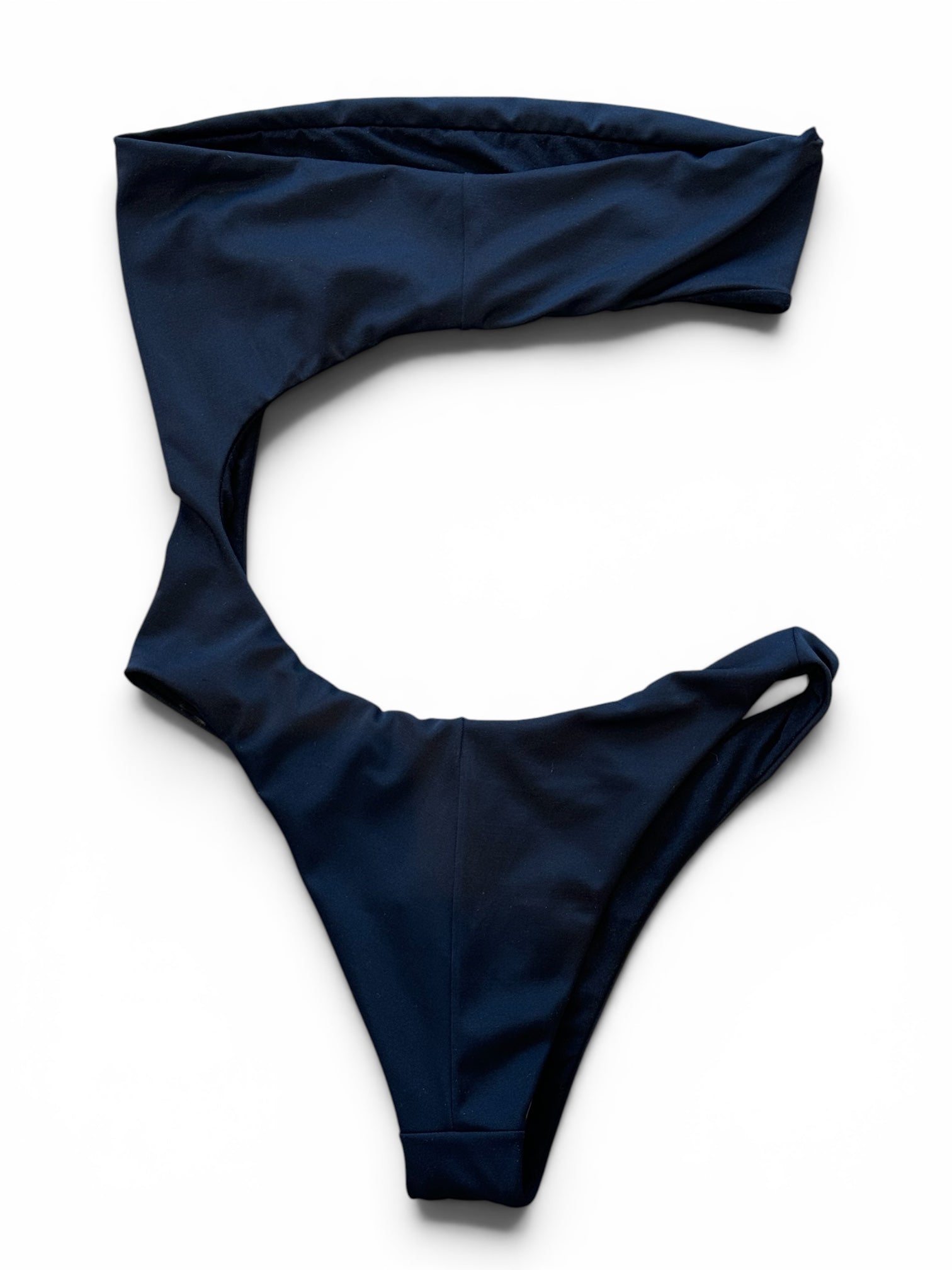 BLACK CUTOUT ONE PIECE SWIMSUIT