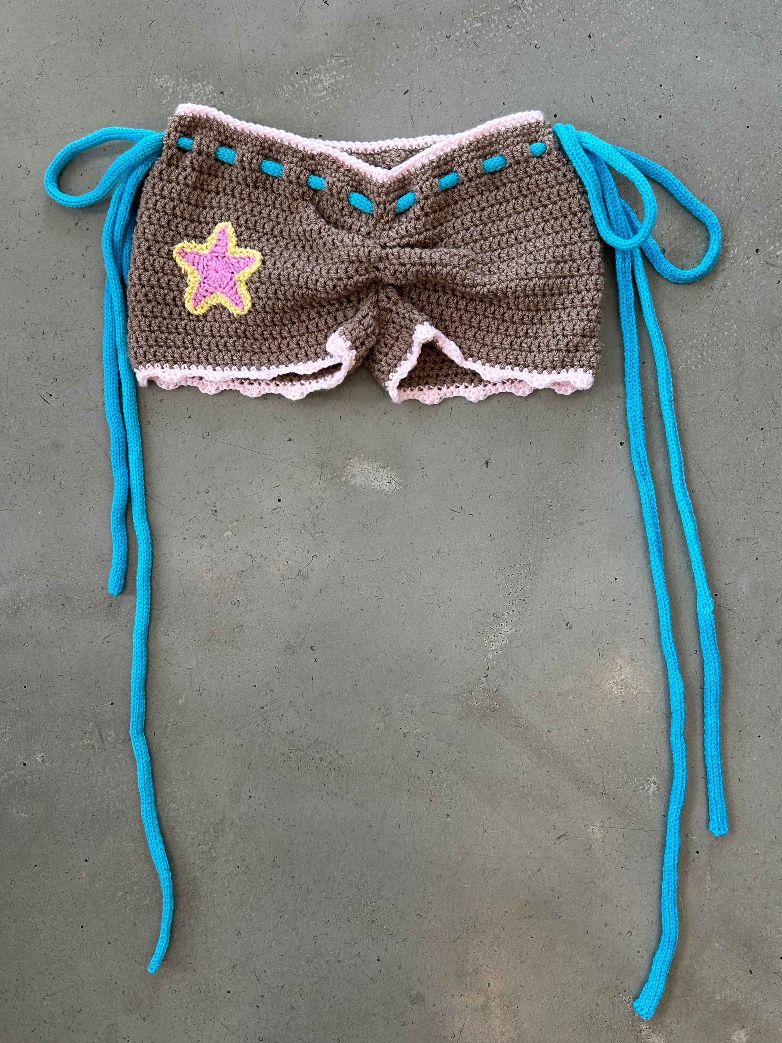 TAUPE STAR BOOTIES W PINK TRIM