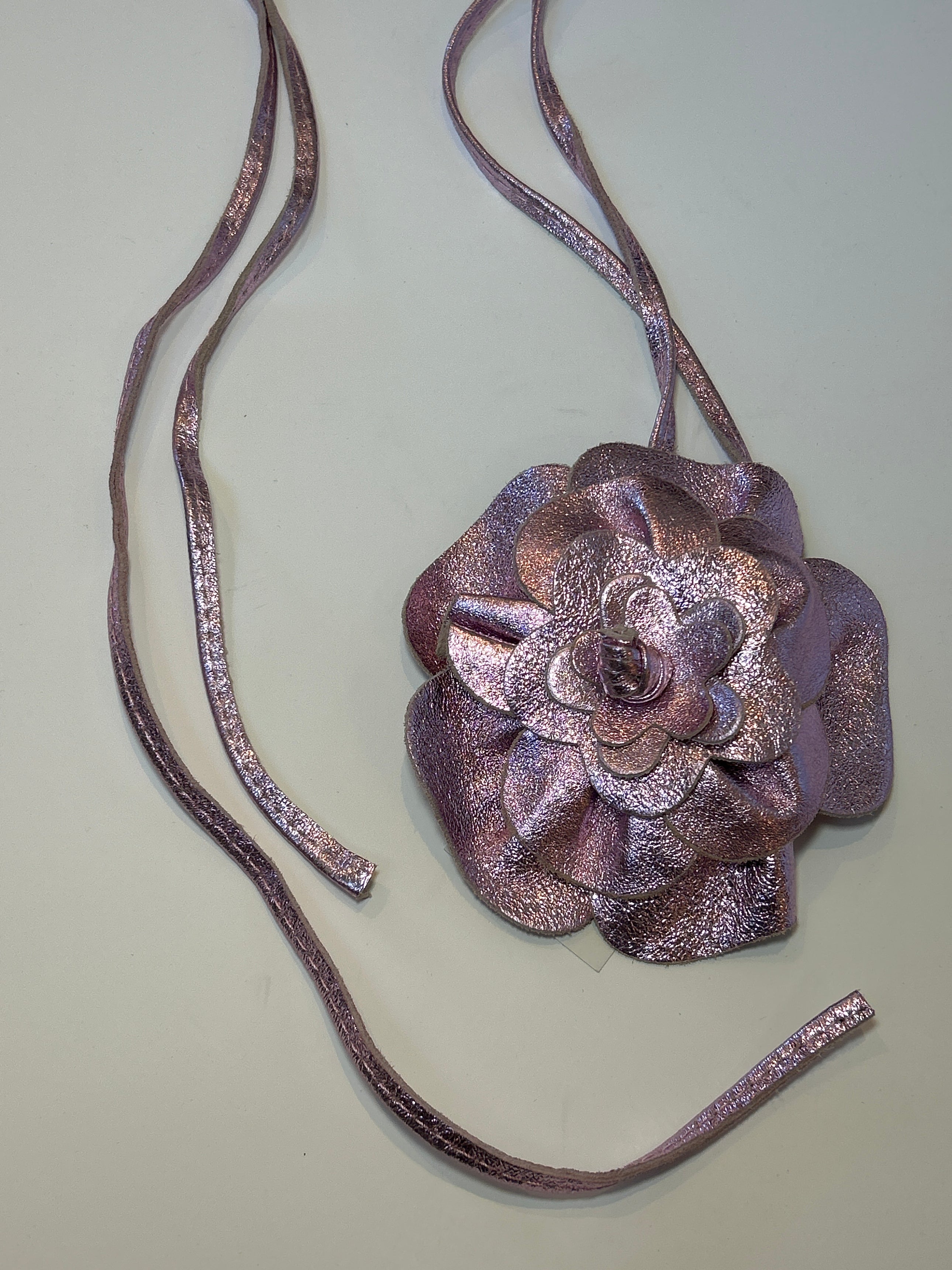 METALLIC PINK LEATHER FLORAL BELT