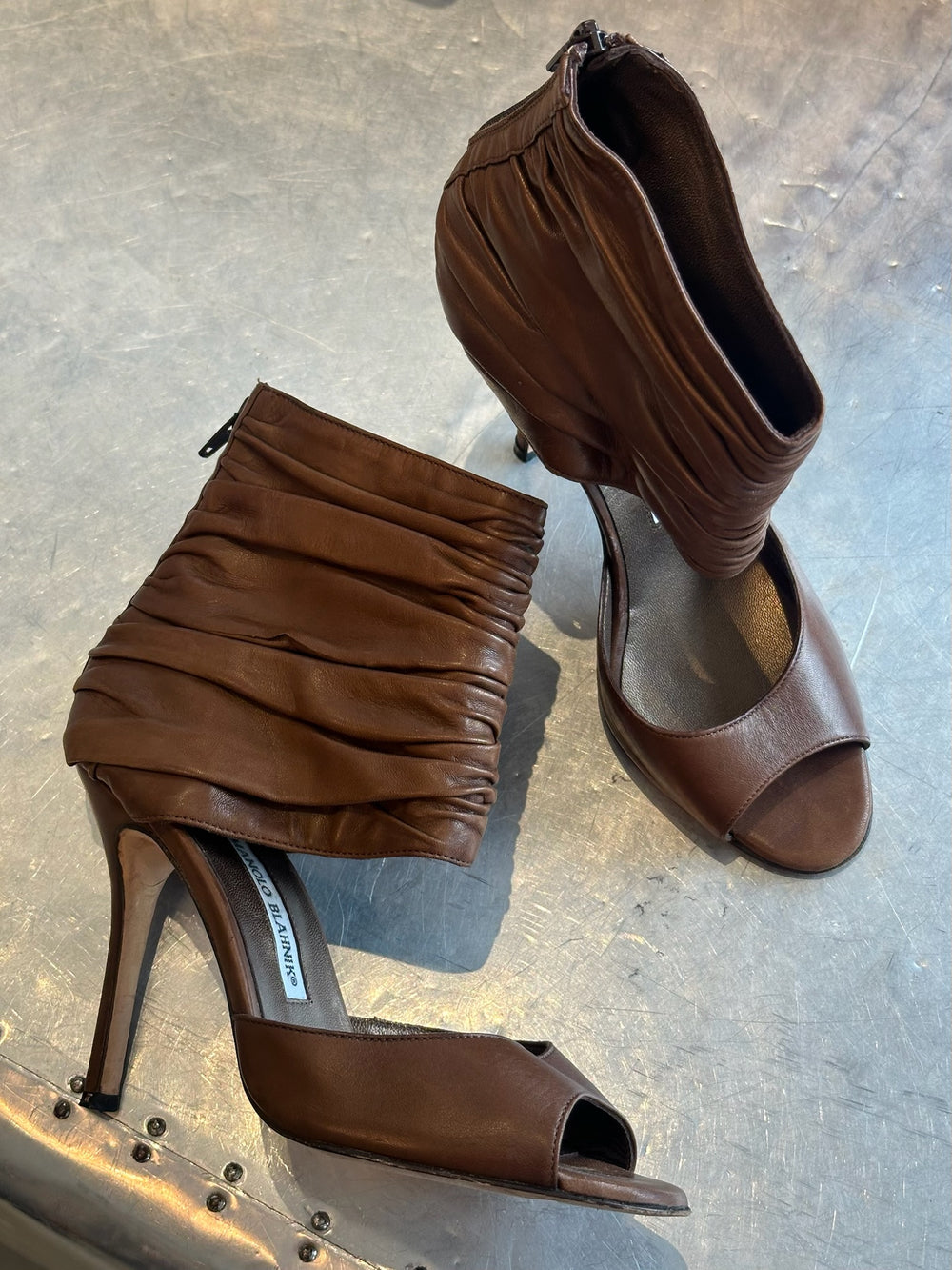 BROWN LEATHER RUCHED ANKLE HEELS @EBRAUN