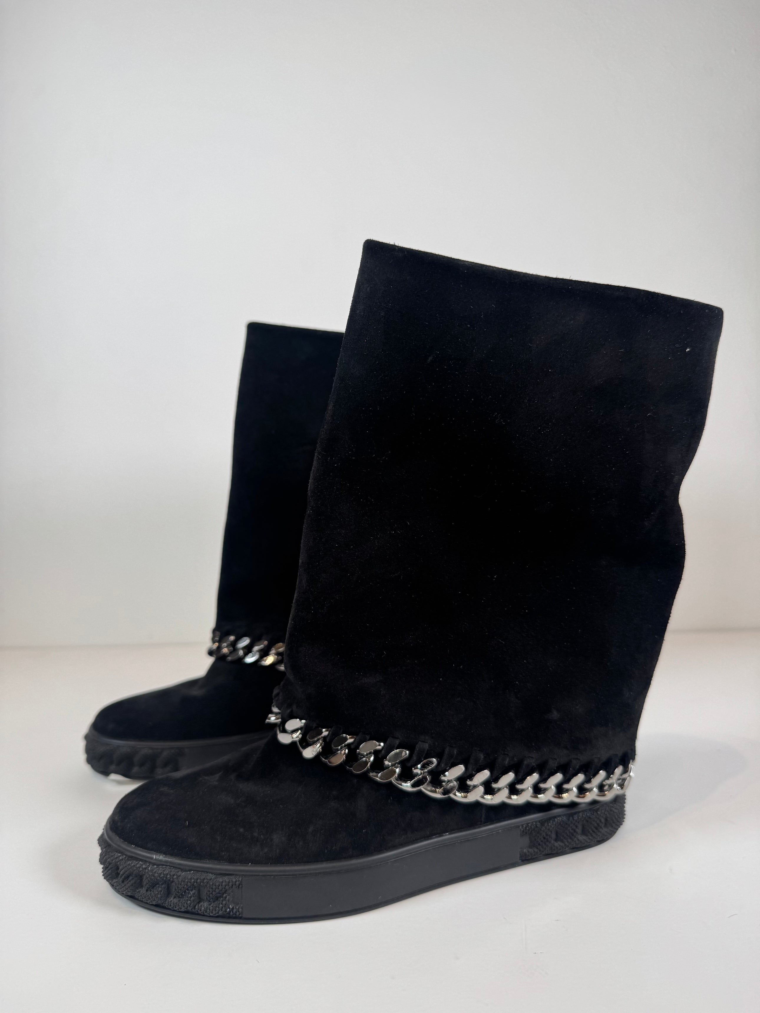 SUEDE CHAIN BOOTS