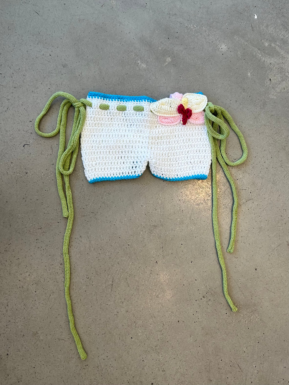 WHITE ORCHID BOOTIES W BLUE TRIM