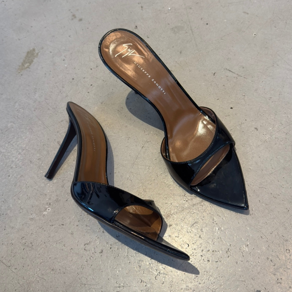 BLACK POINTED TOE SANDAL MULES (NWB)