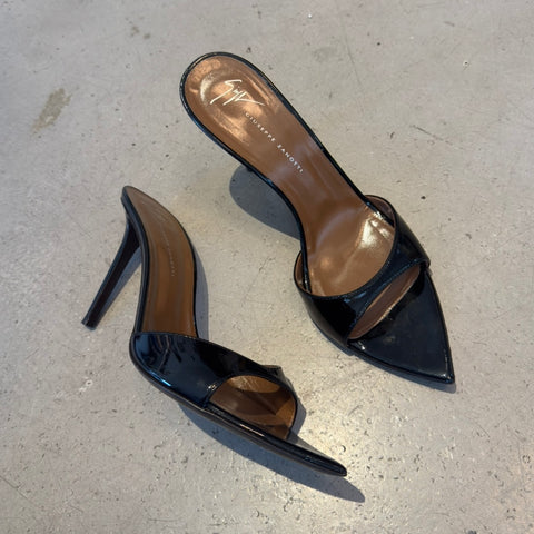 BLACK POINTED TOE SANDAL MULES (NWB)