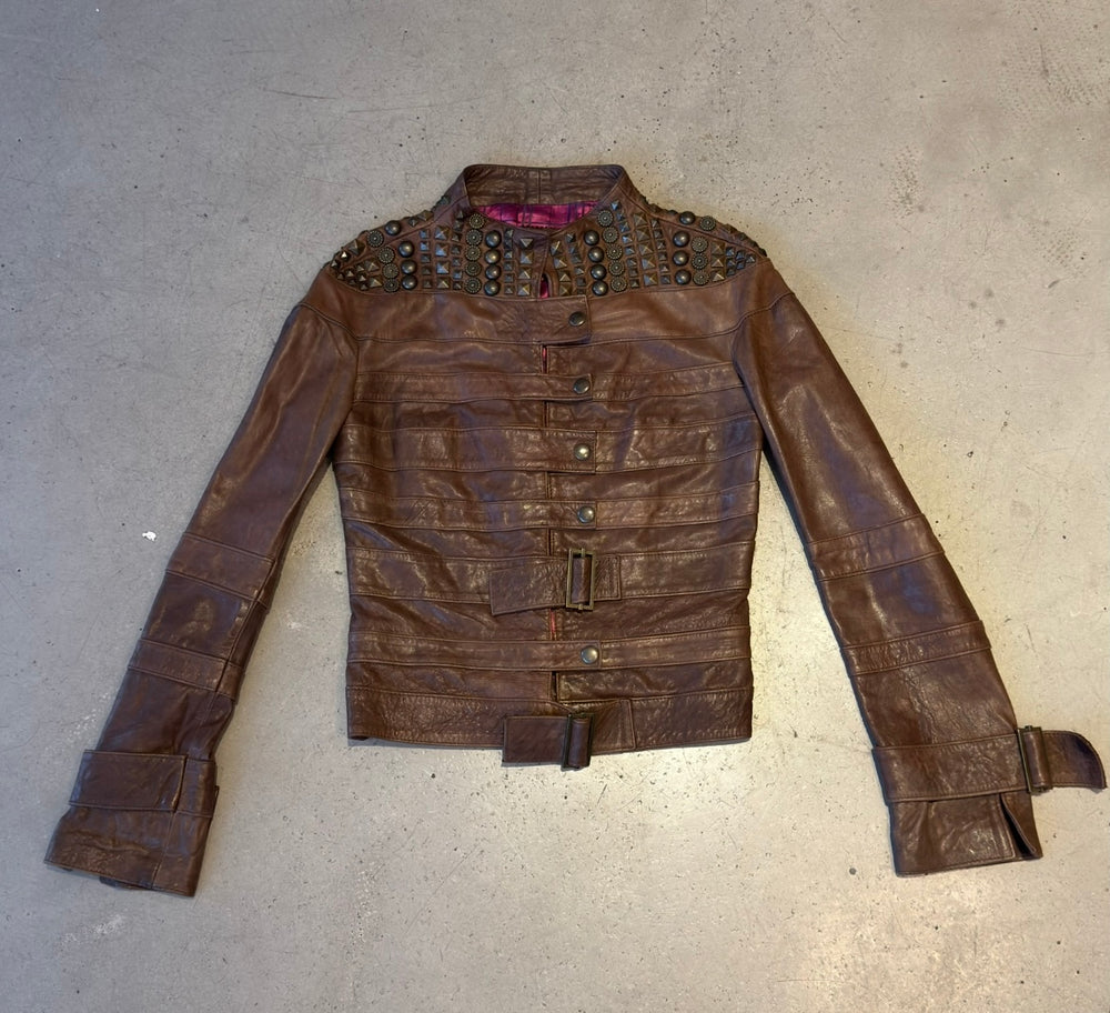 BROWN LEATHER BELT/STUDDED JACKET
