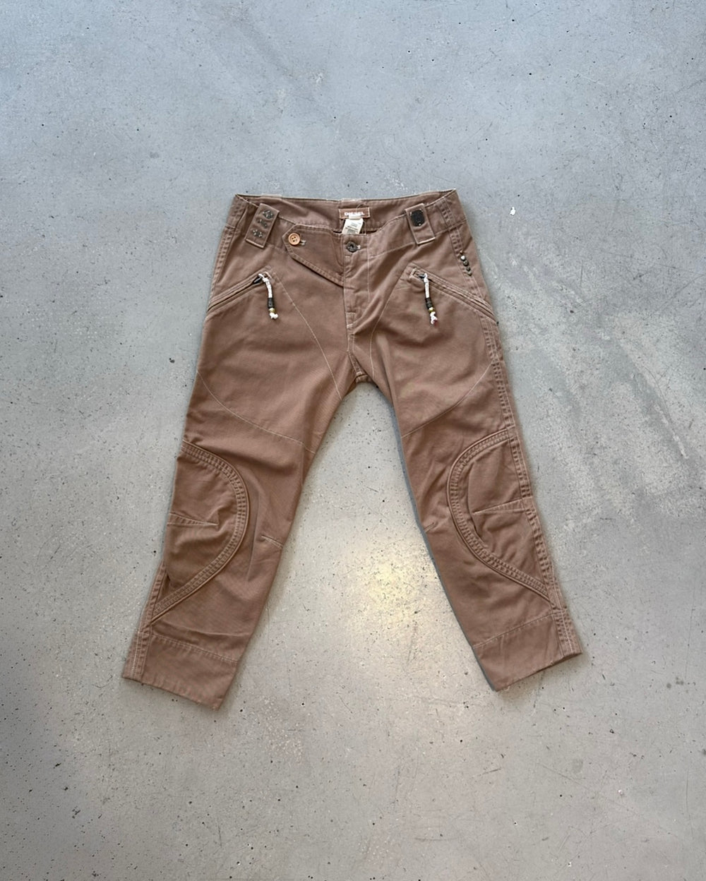 BROWN STUDDED CAPRIS