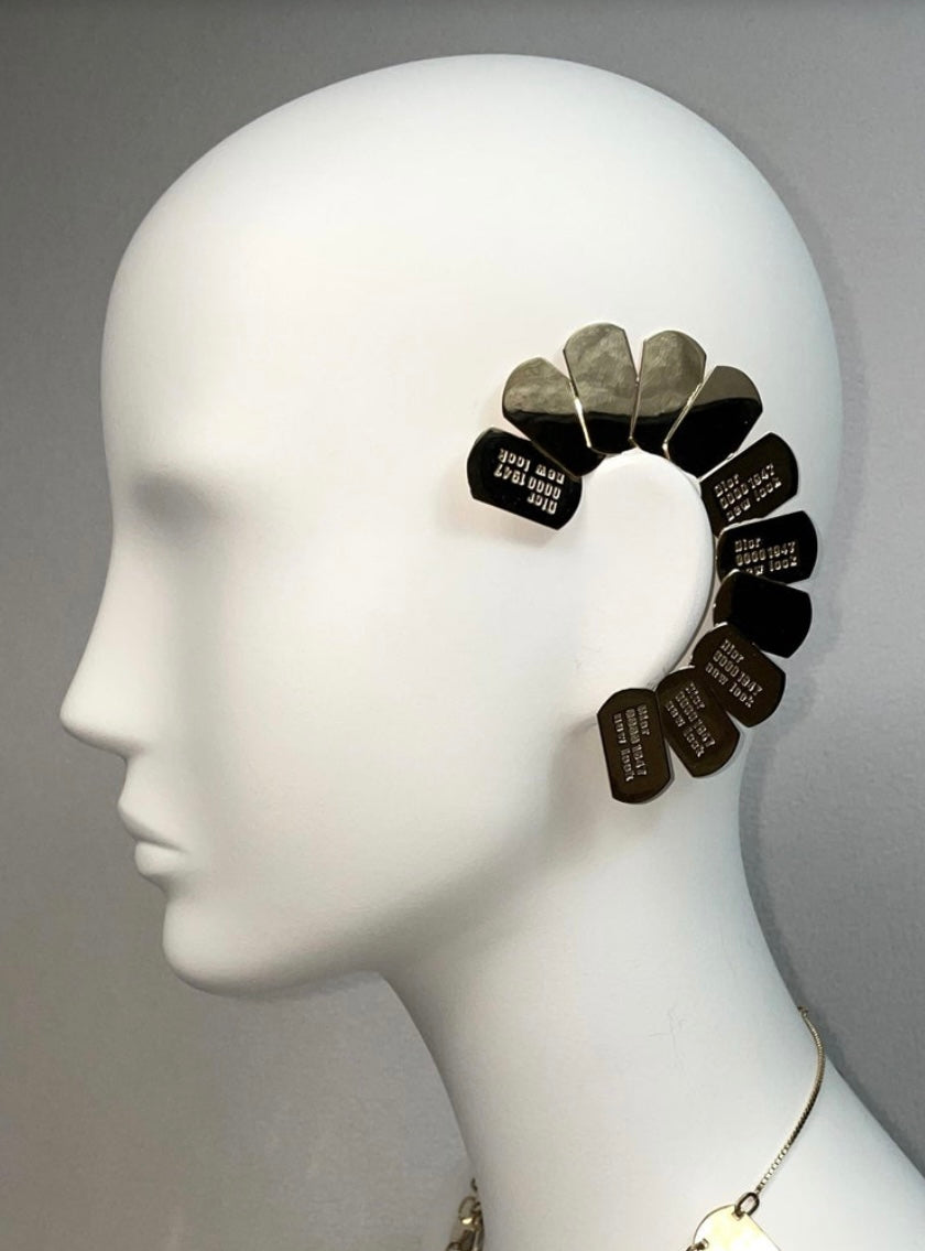 2004 GOLD DOG TAG CUFF EARRINGS @SAMMIE