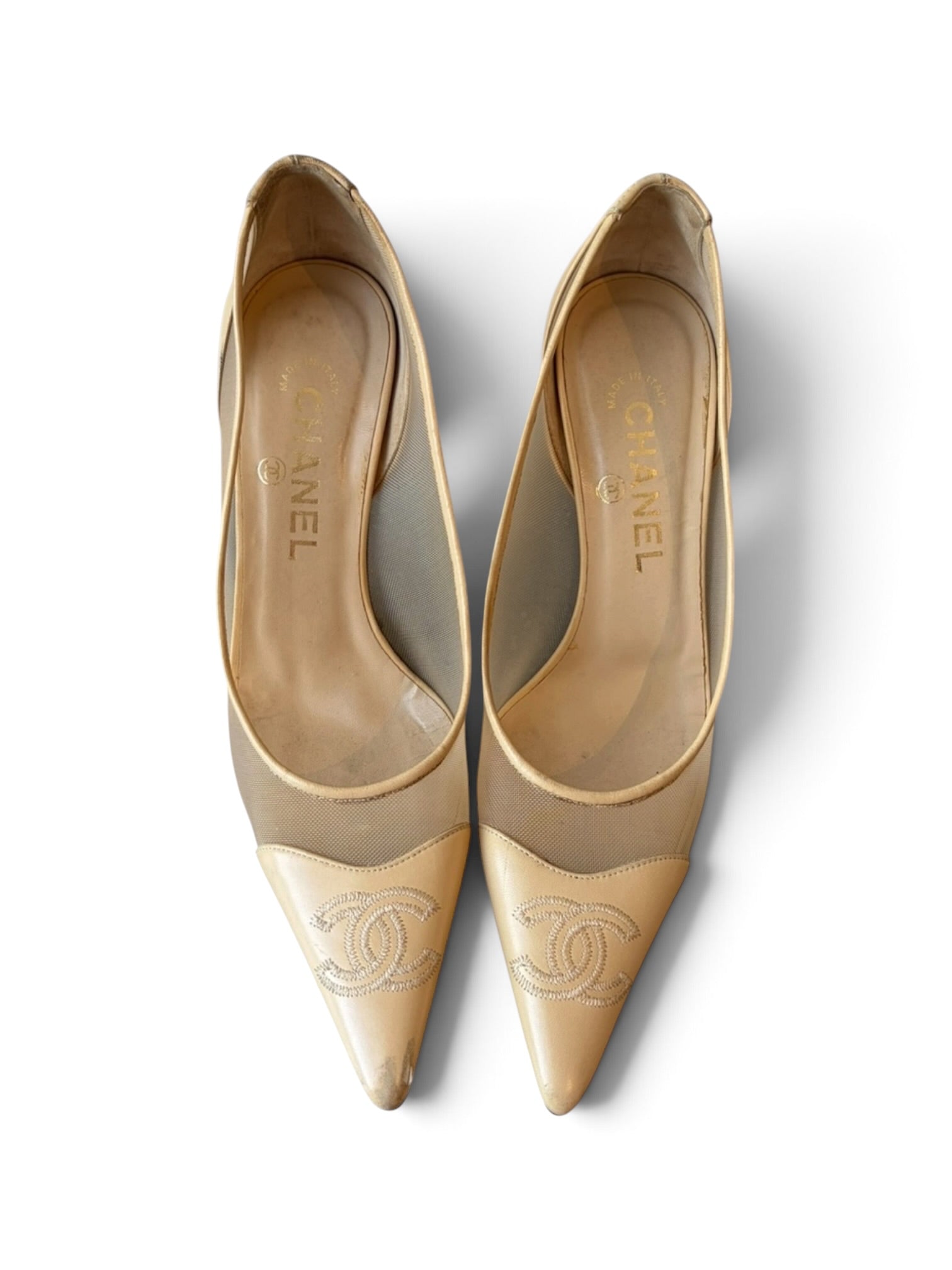 00S BEIGE/EGG SHELL MESH POINTED TOE CC HEELS (AS IS)