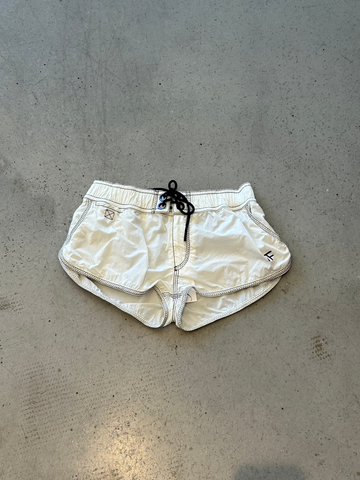 SS23 RUNWAY WHITE WINDBREAKER MICRO SHORTS