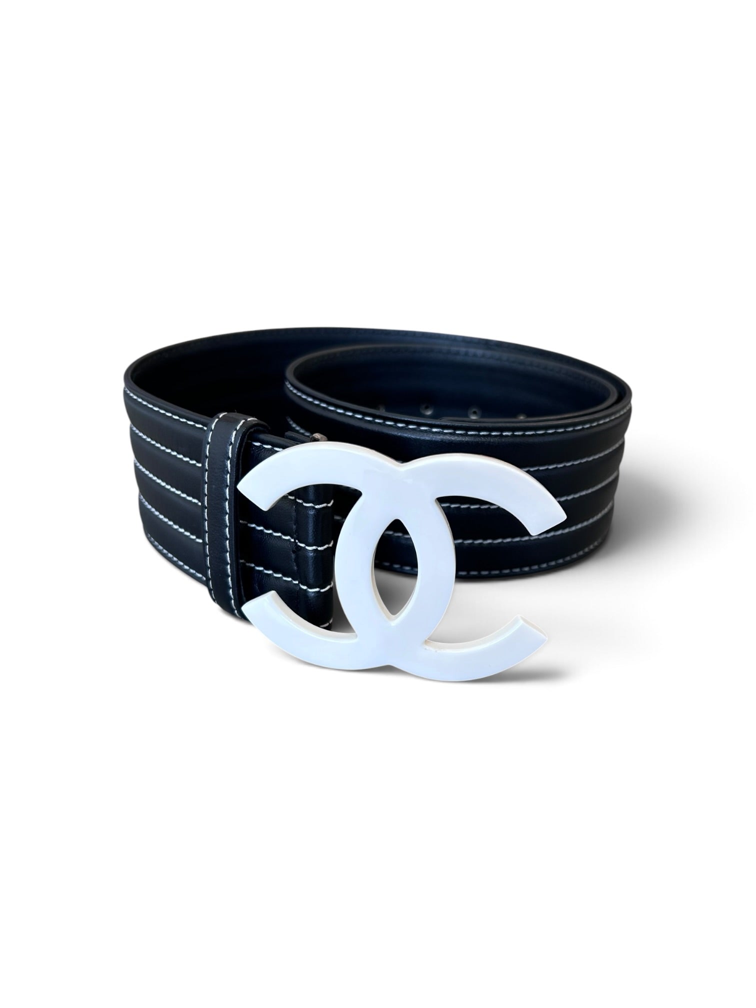 17B BLACK LEATHER BELT W/ WHITE CC RESIN BUCKLE @CREV