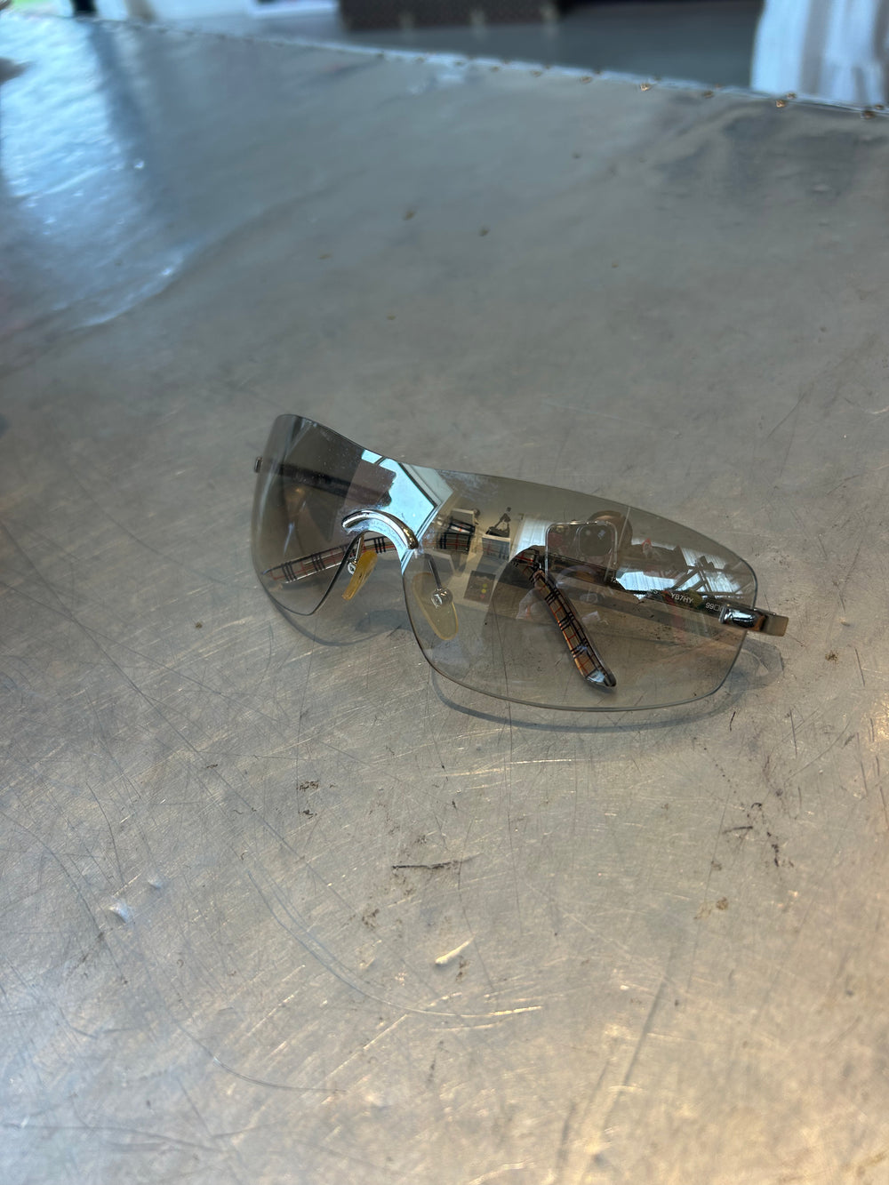 2000S RIMLESS NOVA CHECK SUNGLASSES