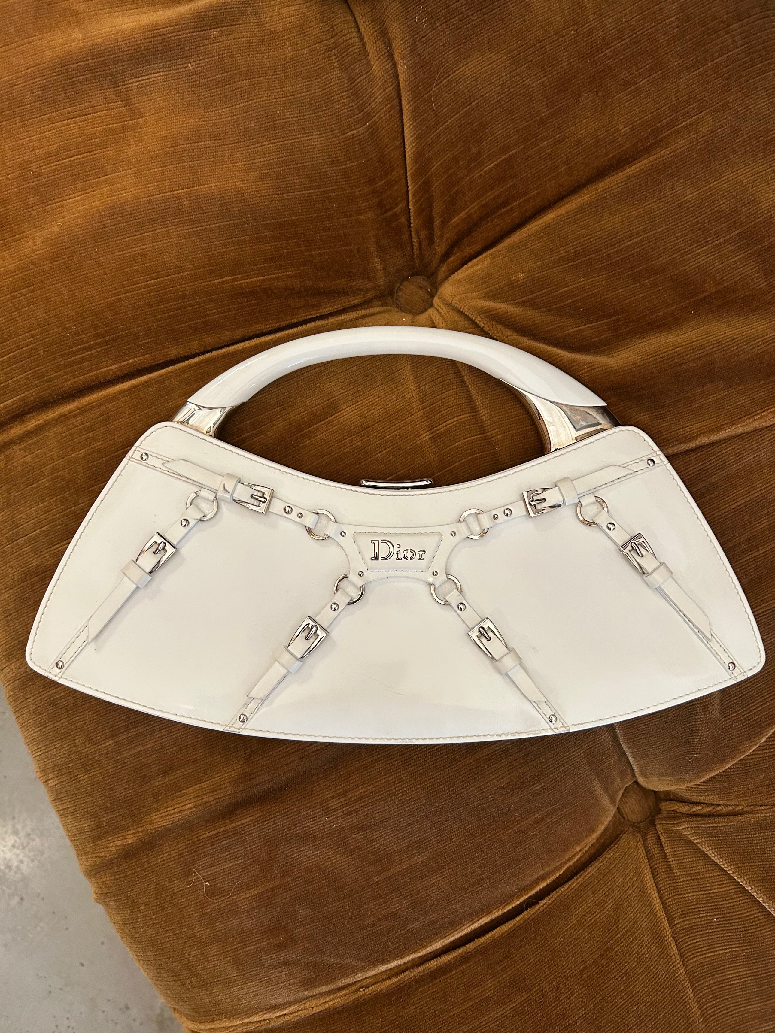 FW03 WHITE BONDAGE TOP HANDLE BAG @FAR