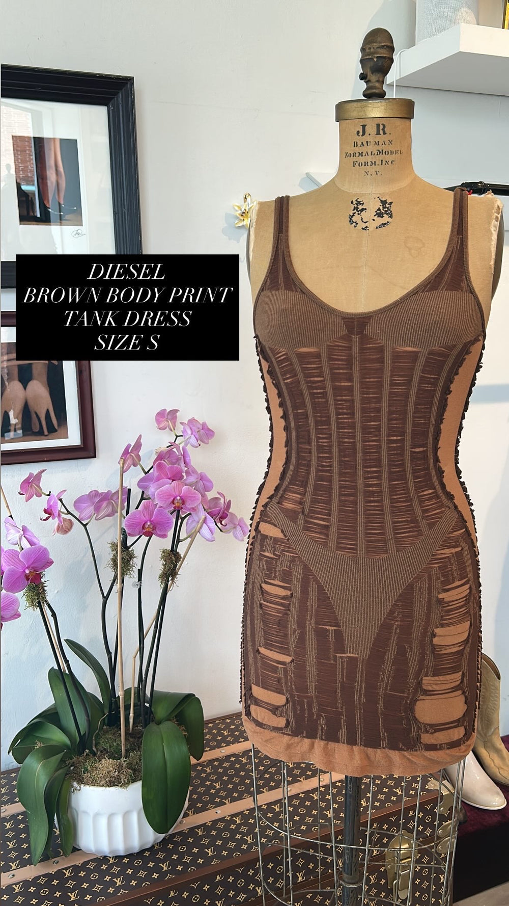 BROWN BODY PRINT TANK DRESS