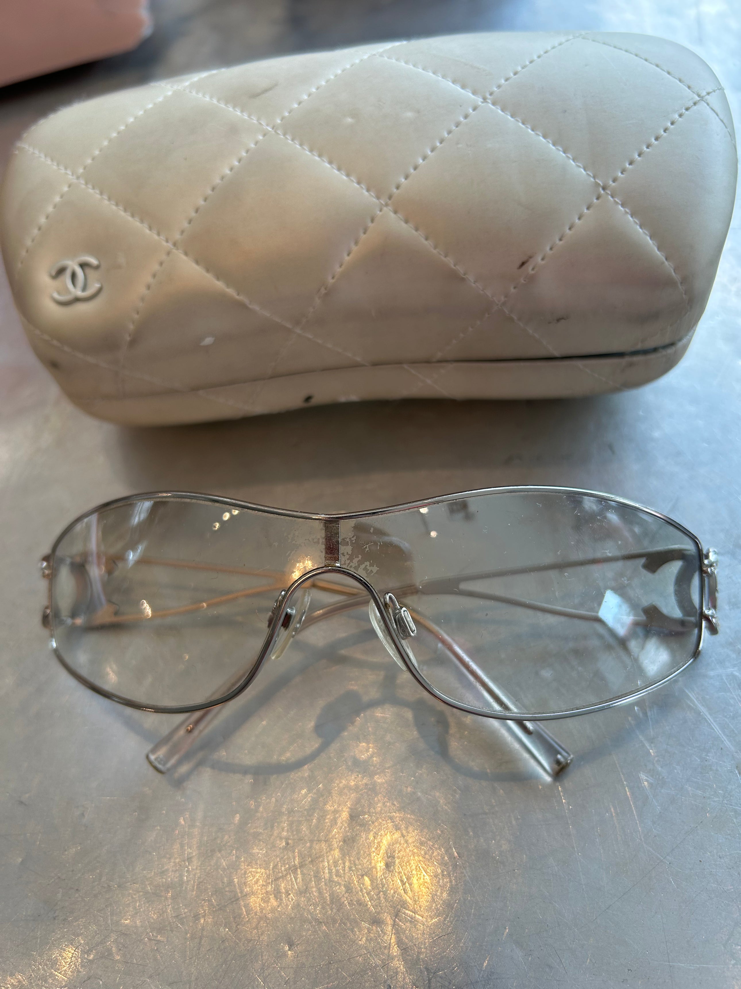 SILVER CC RHINESTONE METAL RIM SUNGLASSES (AS IS) @SM