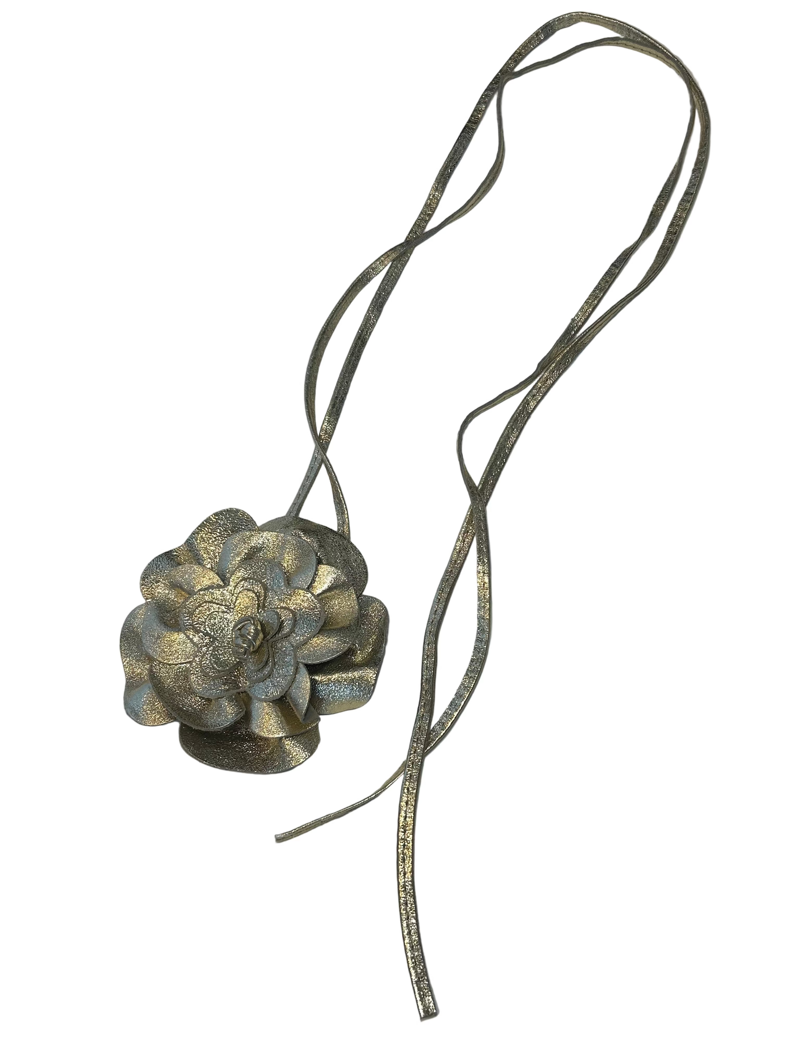 METALLIC GOLD FLORAL BELT