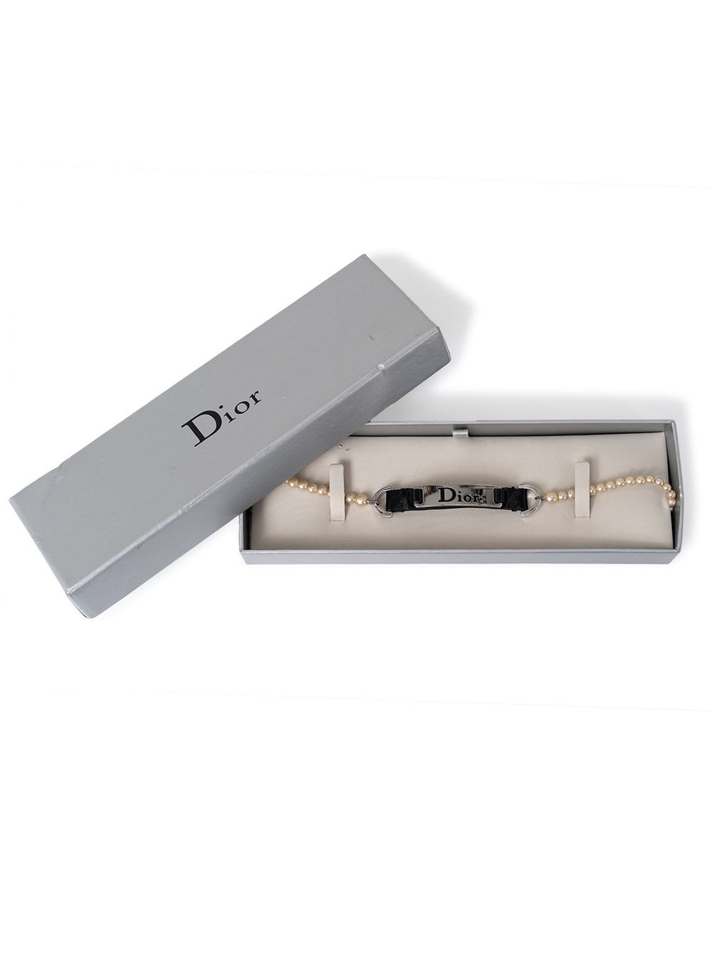 PEARL AND LEATHER LOGO NAMEPLATE CHOKER
