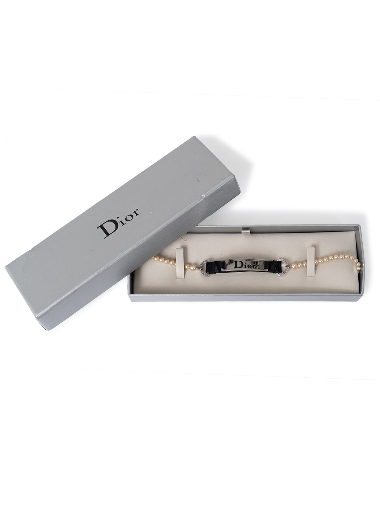 PEARL AND LEATHER LOGO NAMEPLATE CHOKER