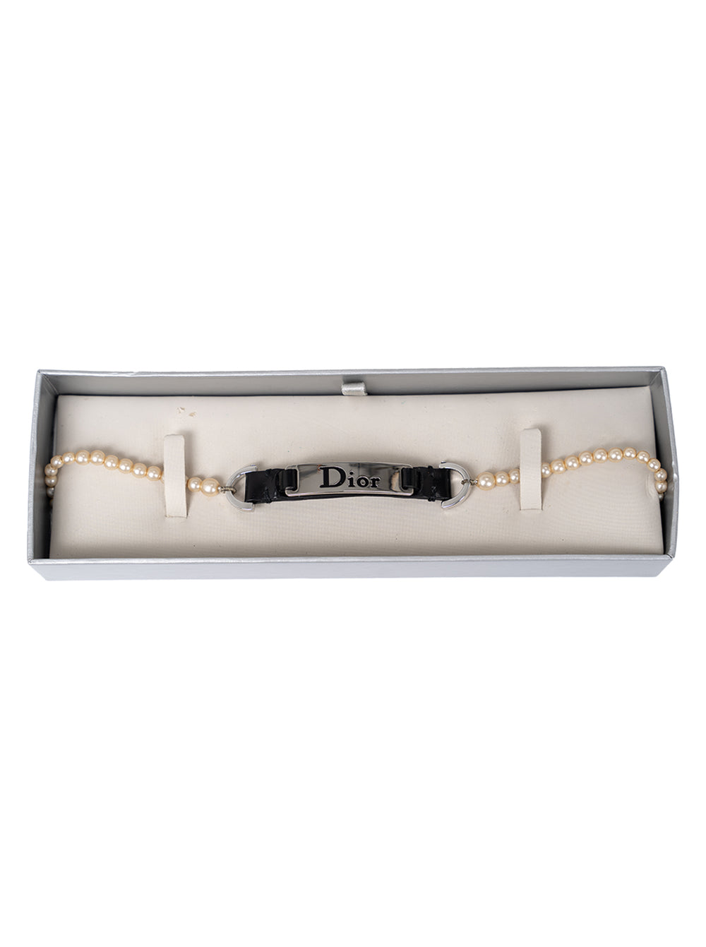 PEARL AND LEATHER LOGO NAMEPLATE CHOKER