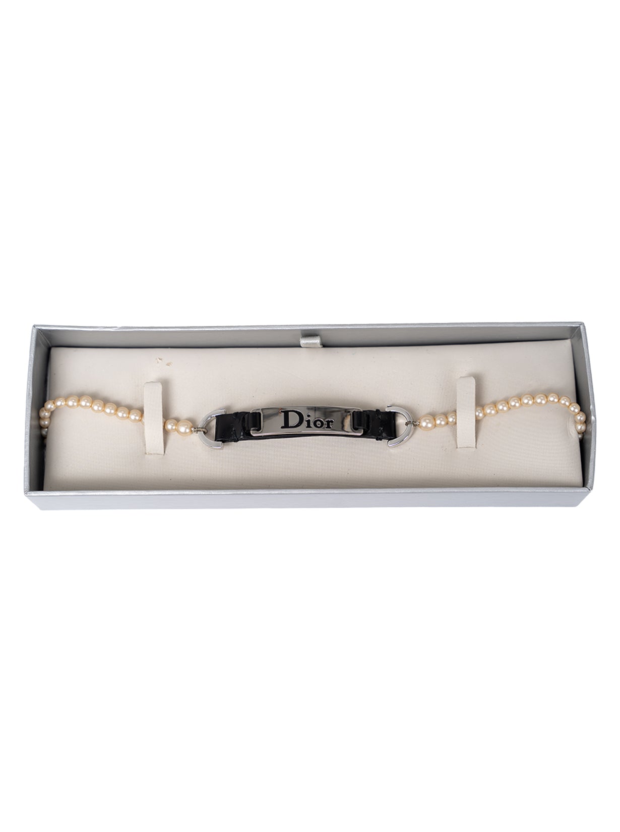 PEARL AND LEATHER LOGO NAMEPLATE CHOKER