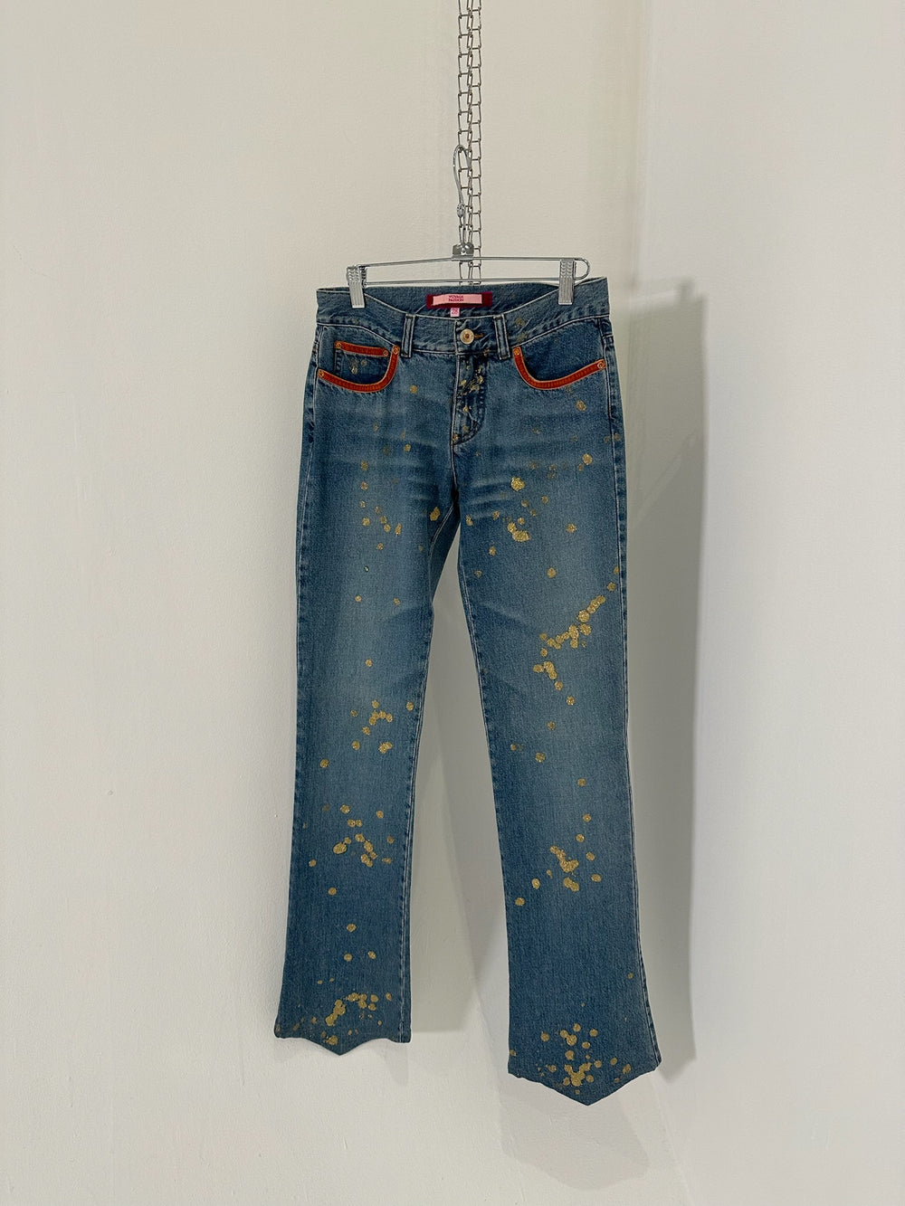 SPLATTER DETAILED JEANS