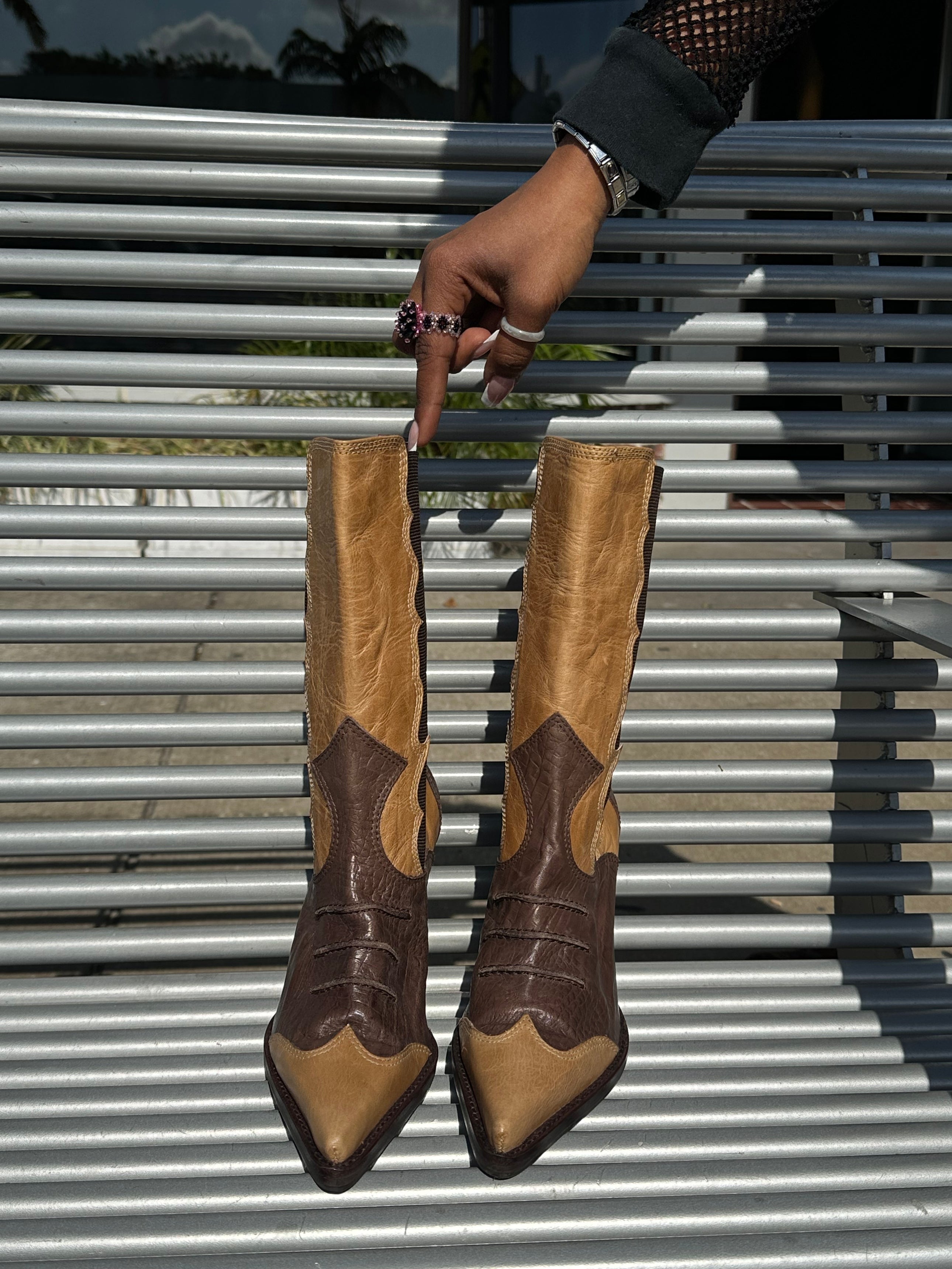 COWGIRL BOOTS